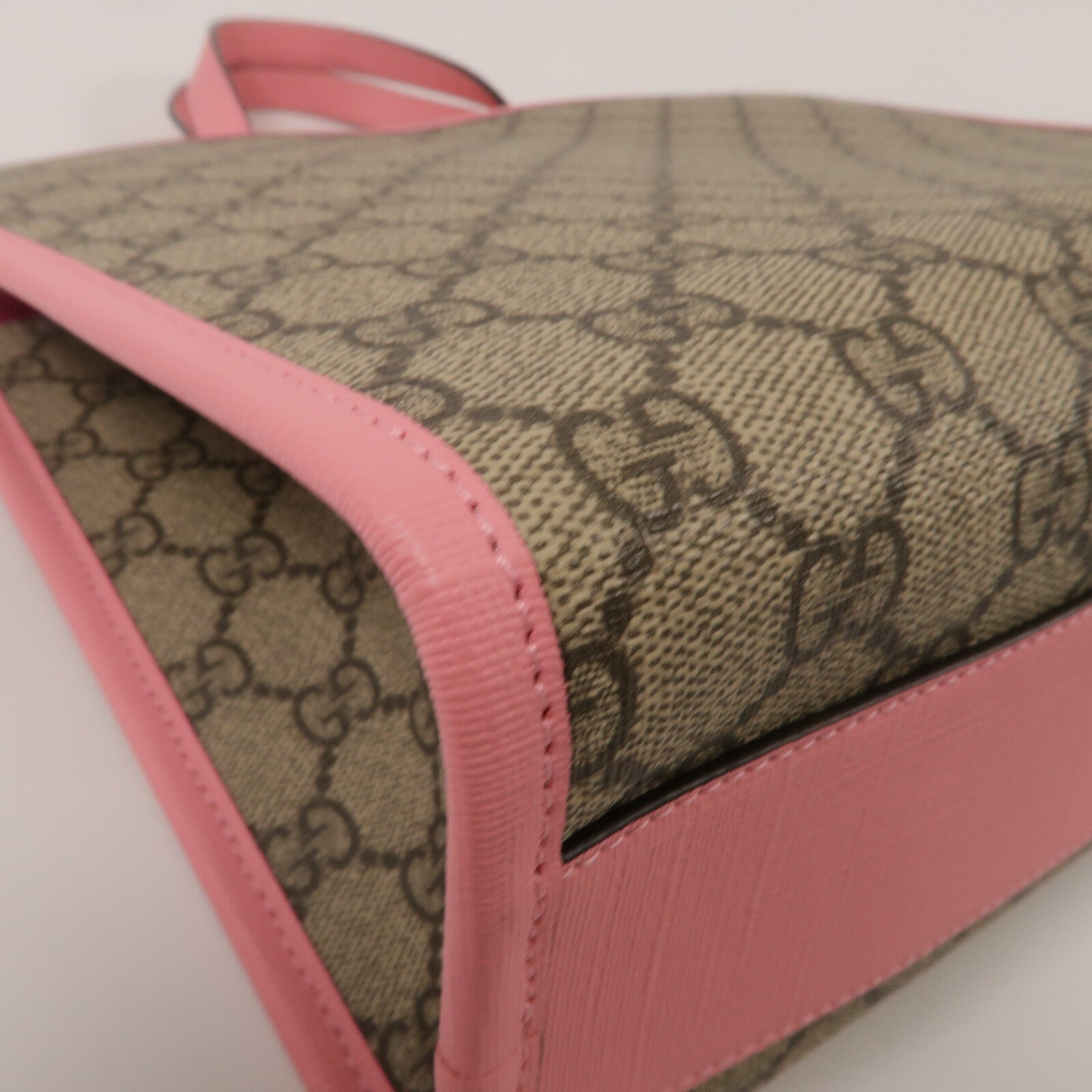 GUCCI 塗層帆布3D Strawberry GG Supreme Shoulder Tote手挽肩背兩用袋