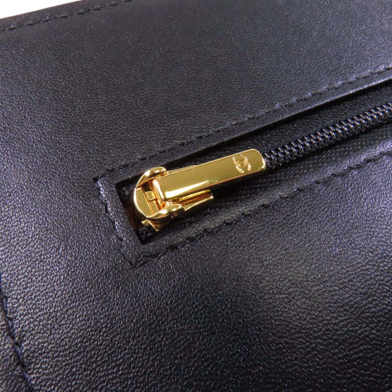 CHANEL 【激減優惠】羊皮皮革WOC Wallet On Chain金扣鏈帶肩背袋