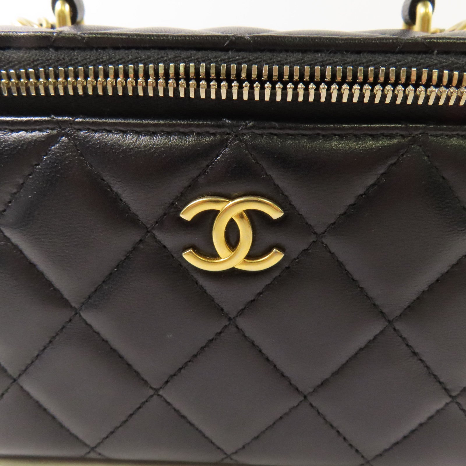 CHANEL 羊皮皮革Vanity Case金扣鏈帶手挽肩背兩用袋