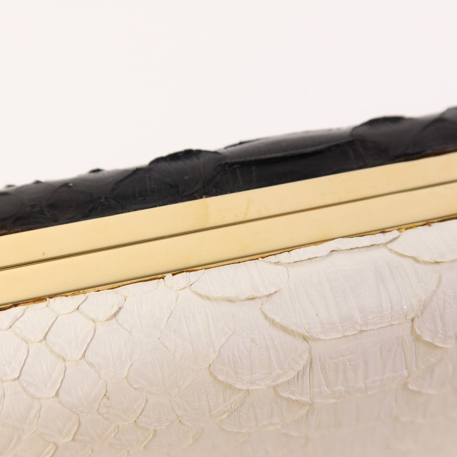 CHANEL 蛇皮皮革Clutch Bag金扣手拿包