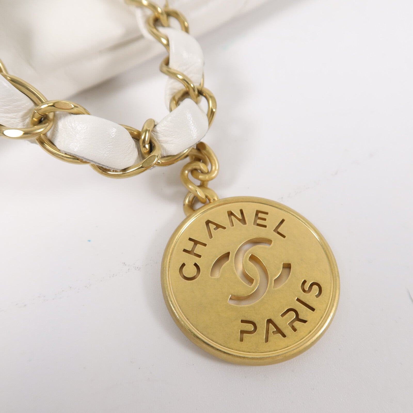 CHANEL 牛皮皮革Chanel 22 Small鏈帶肩背袋