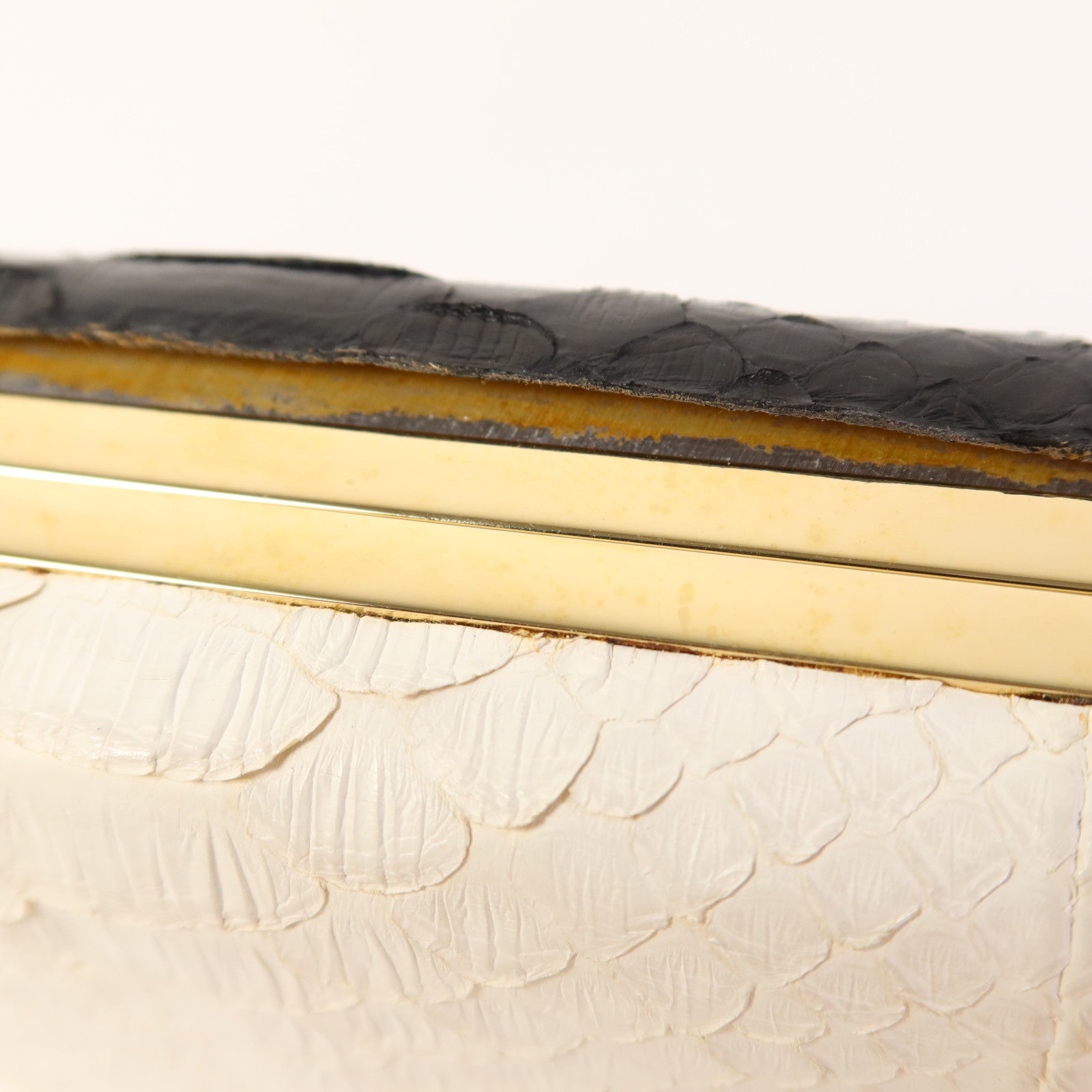 CHANEL 蛇皮皮革Clutch Bag金扣手拿包