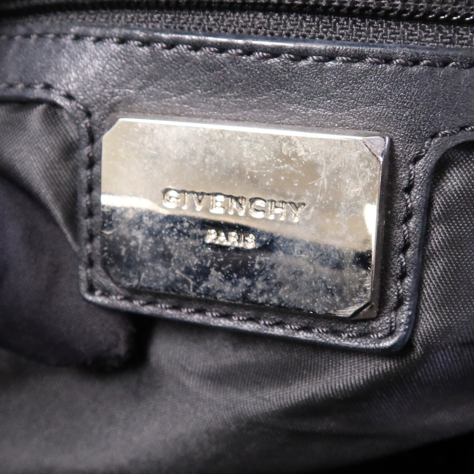 GIVENCHY 帆布Backpack銀扣背包