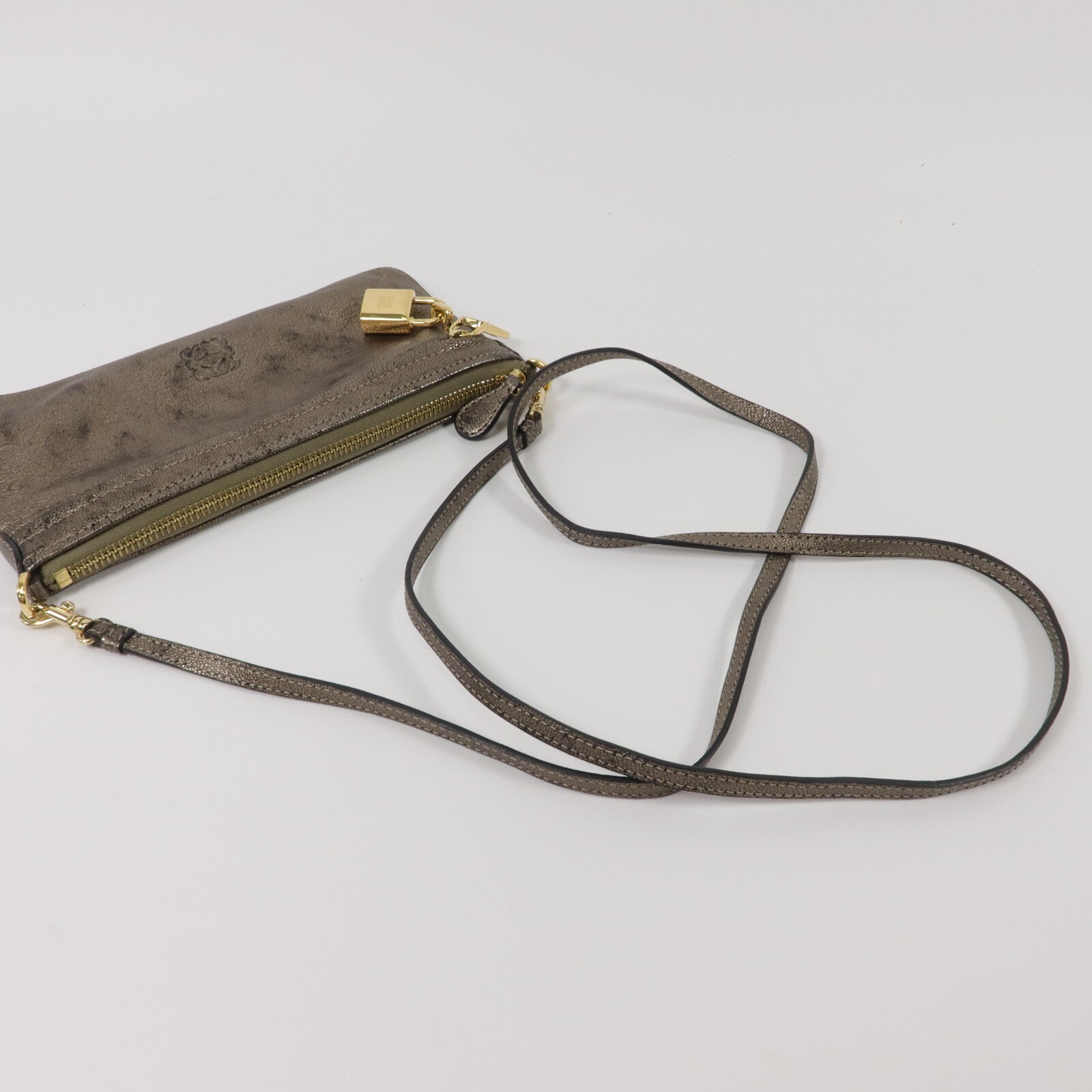 LOEWE 牛皮皮革Anagram Shoulder Bag肩背袋