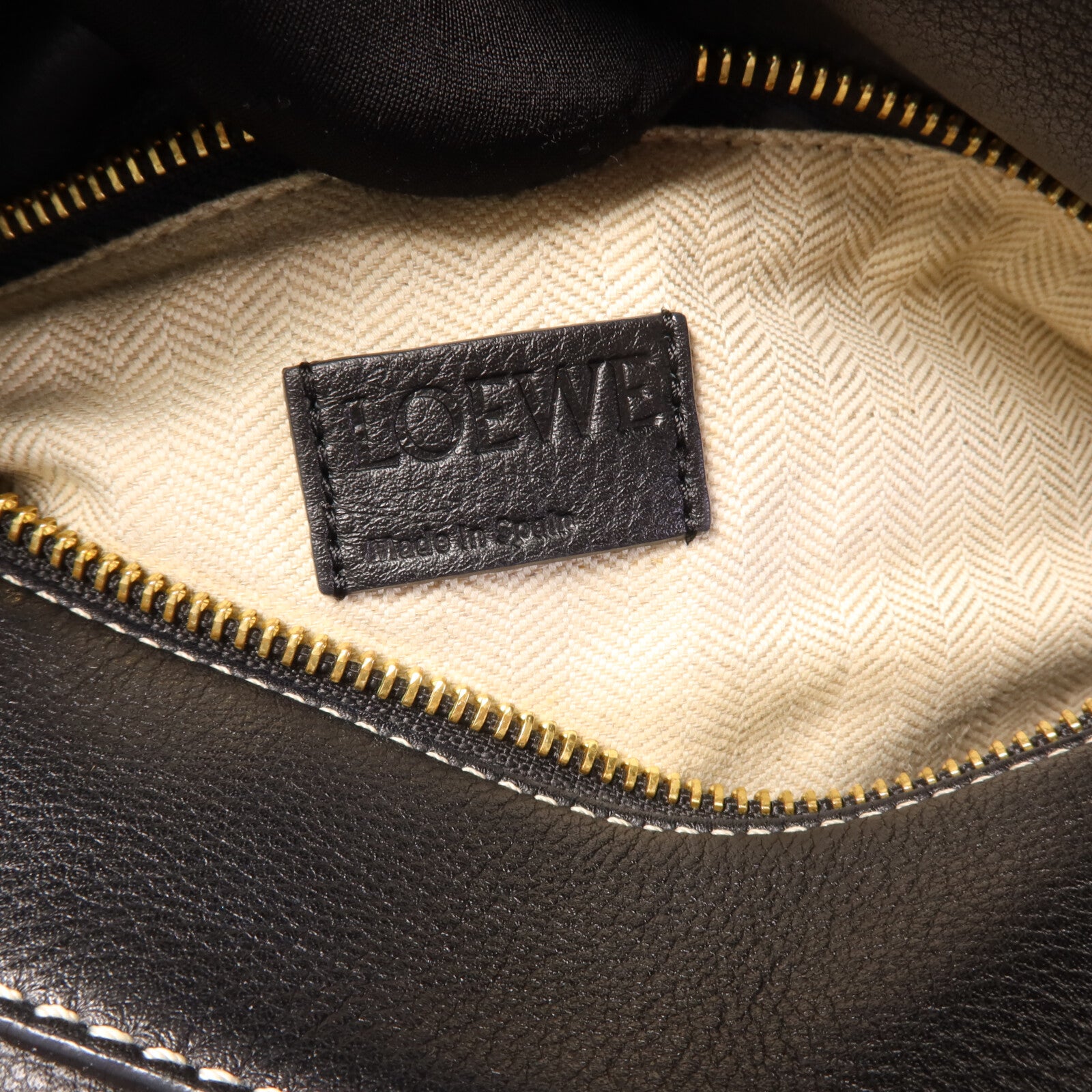 LOEWE 牛皮皮革Puzzle Medium手挽肩背兩用袋