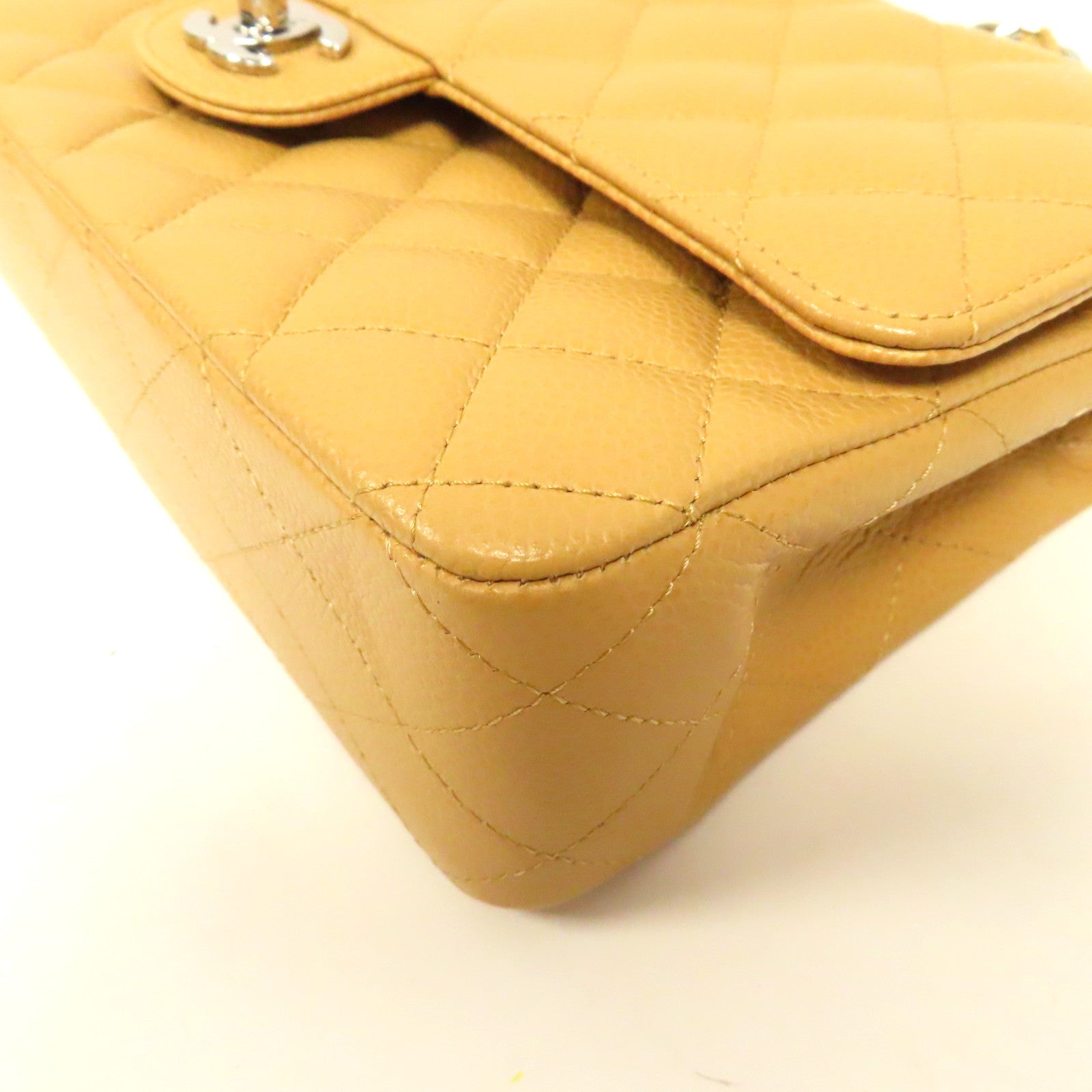 CHANEL 【激減優惠】Caviar皮革Classic 25cm銀扣鏈帶肩背袋米色