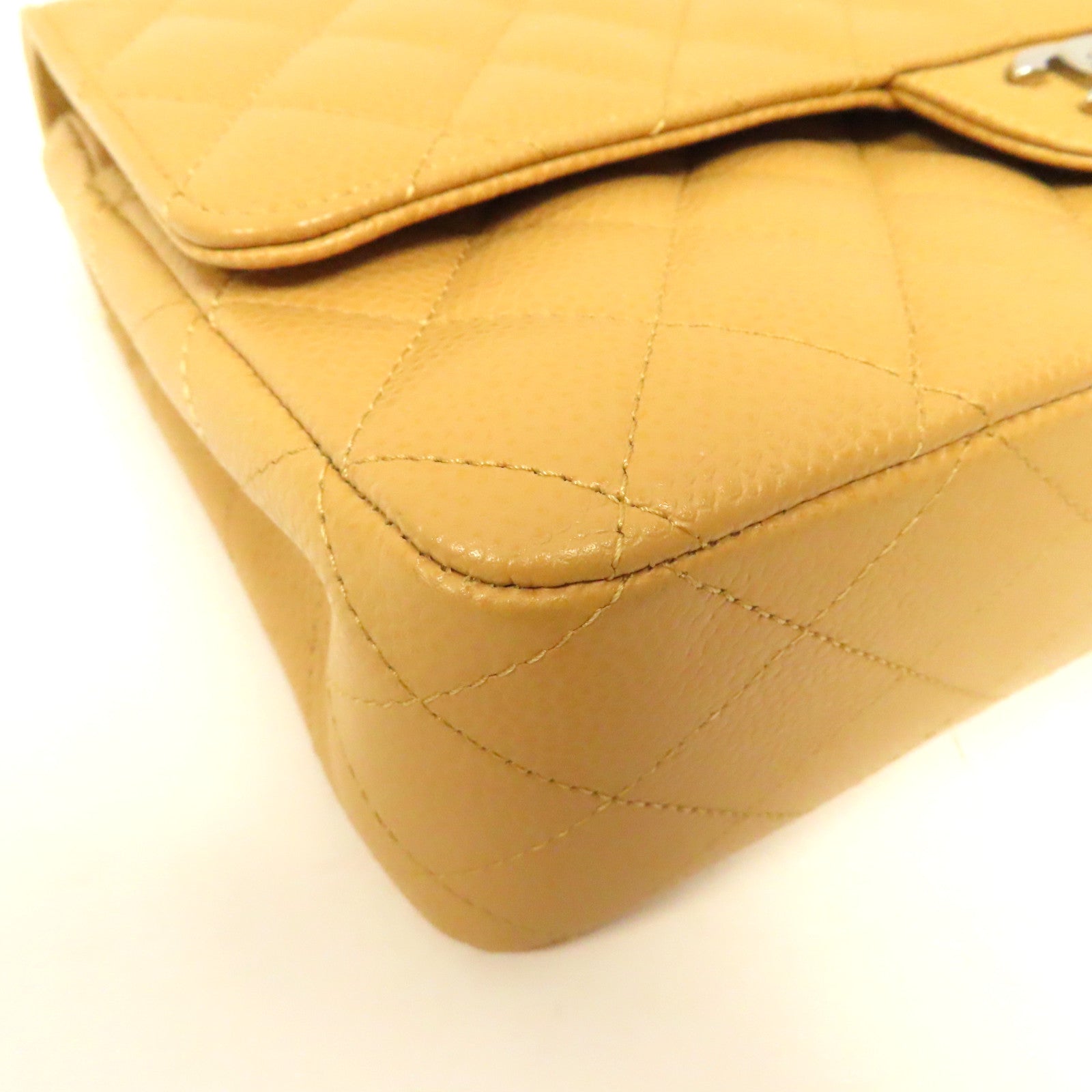 CHANEL 【激減優惠】Caviar皮革Classic 25cm銀扣鏈帶肩背袋米色