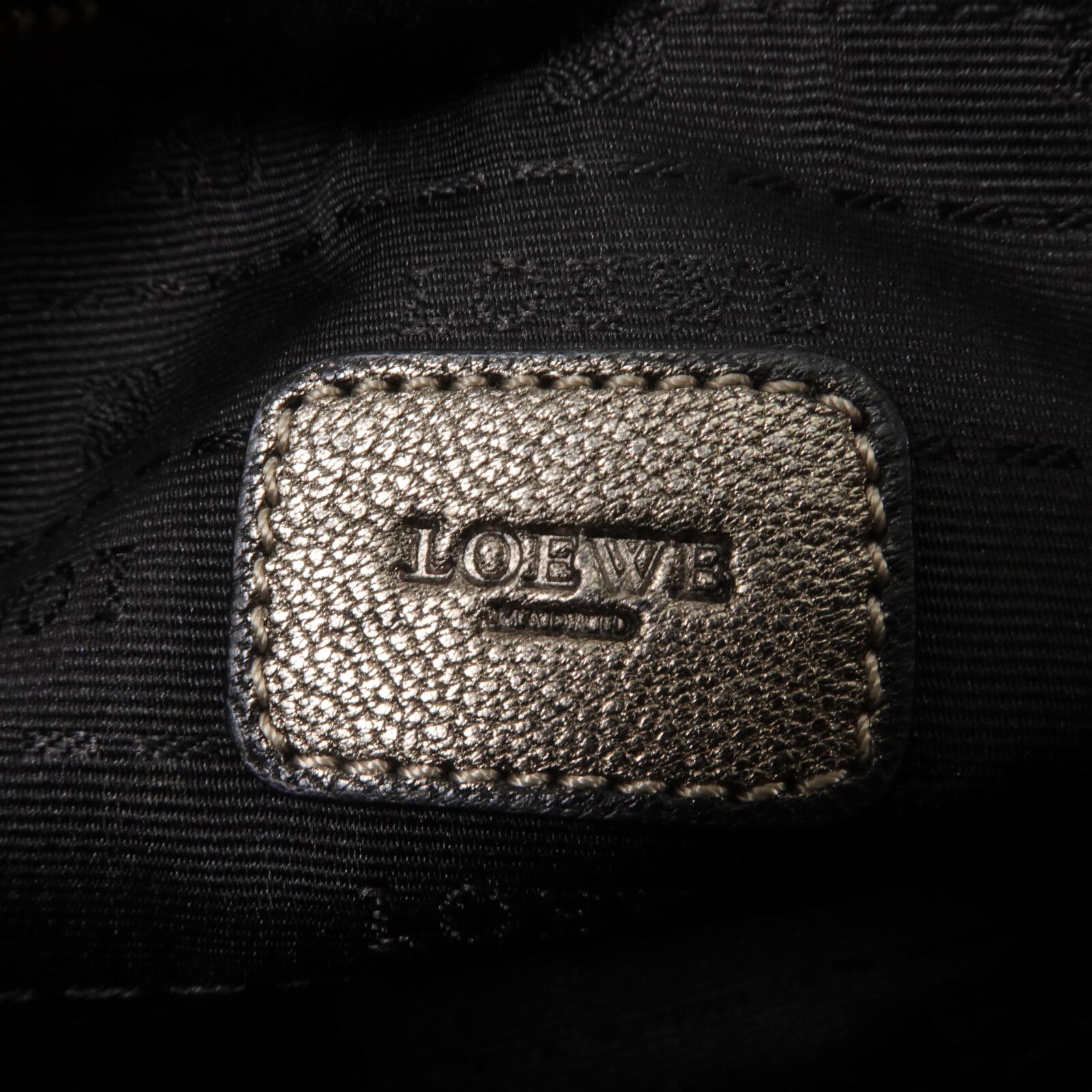 LOEWE 牛皮皮革Anagram Shoulder Bag肩背袋