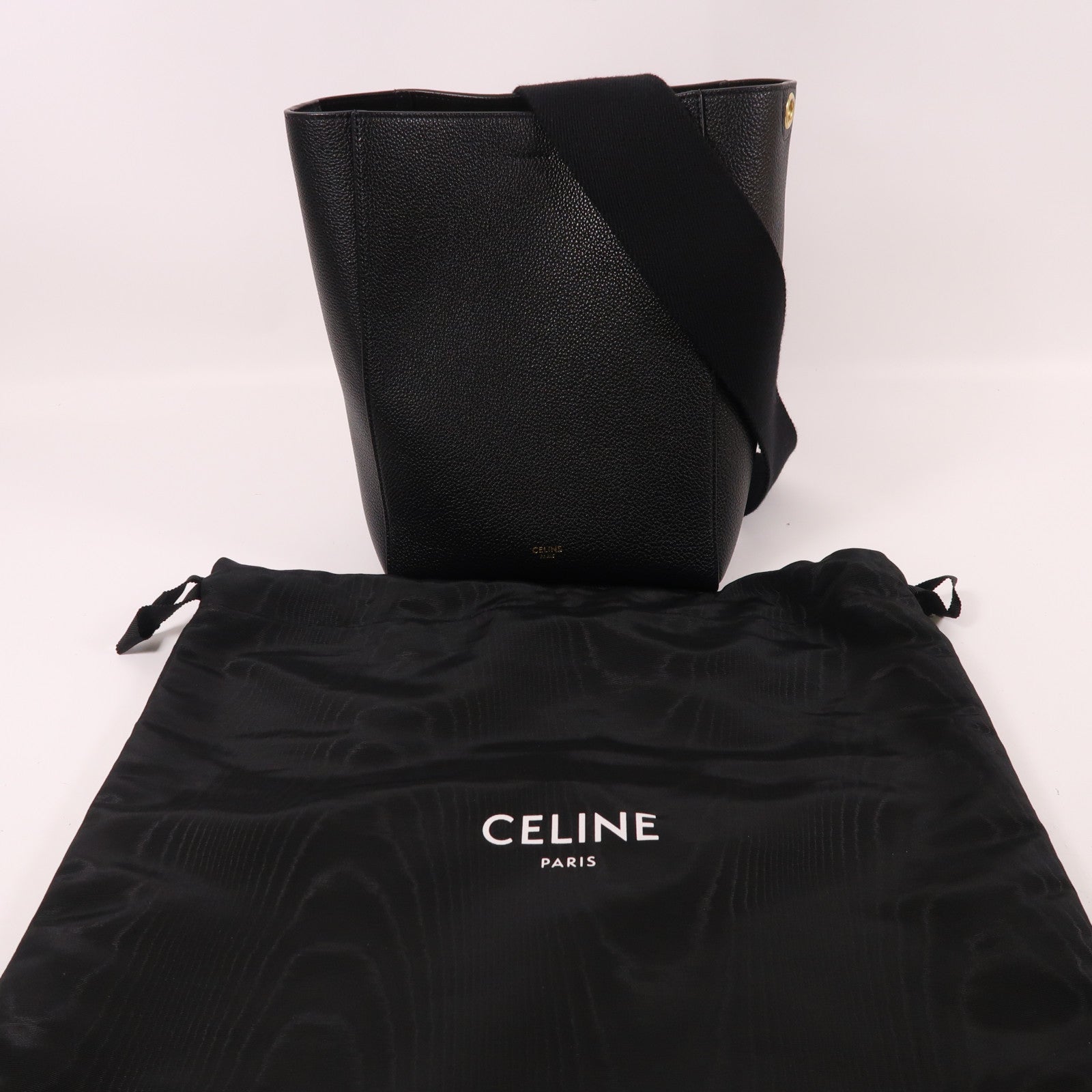CELINE 牛皮皮革Sangle Bucket金扣肩背袋