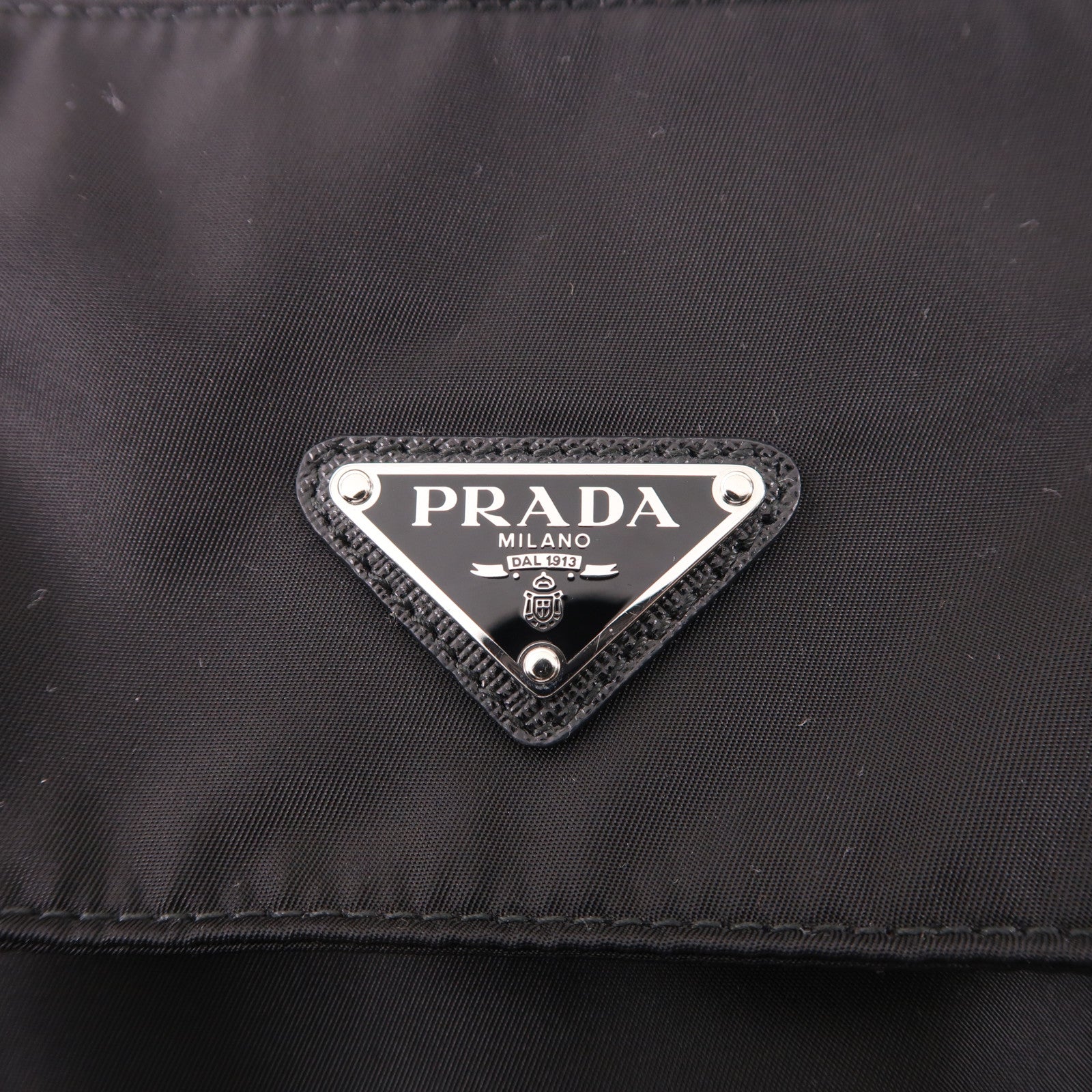 PRADA 尼龍Re-Nylon Shoulder Bag銀扣肩背袋