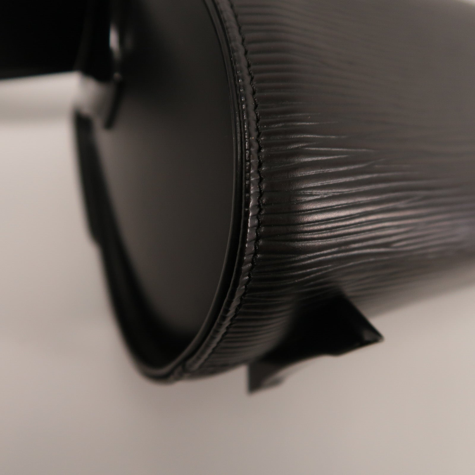 LOUIS VUITTON Epi Nocturne GM肩背袋