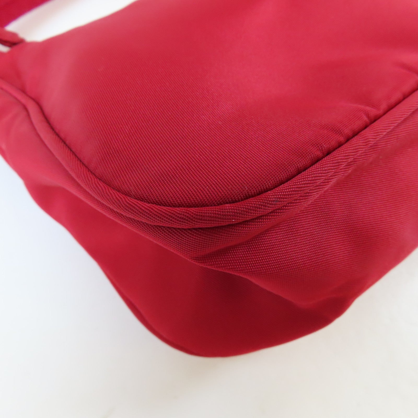 PRADA 尼龍Hand Bag銀扣手挽袋紅色