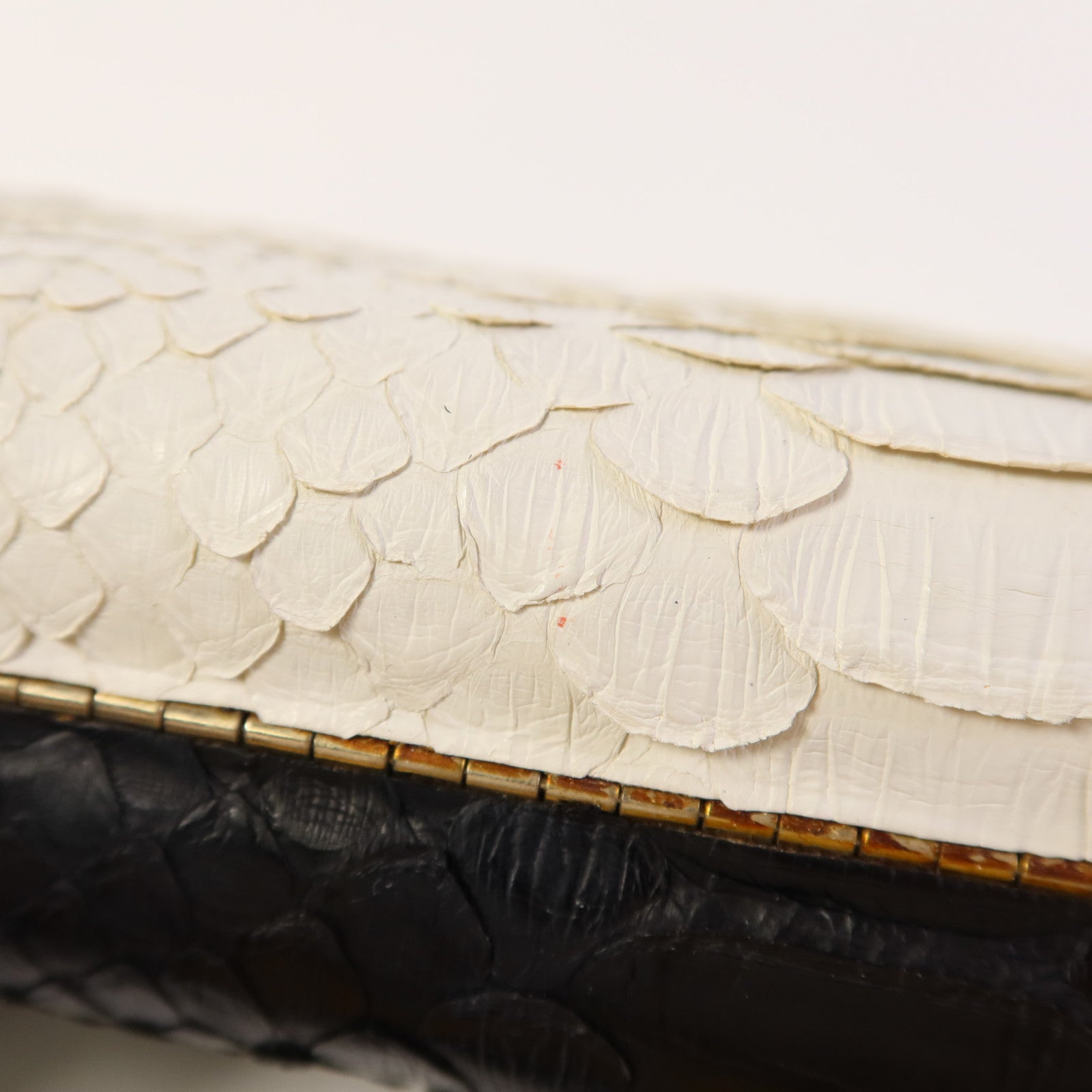 CHANEL 蛇皮皮革Clutch Bag金扣手拿包