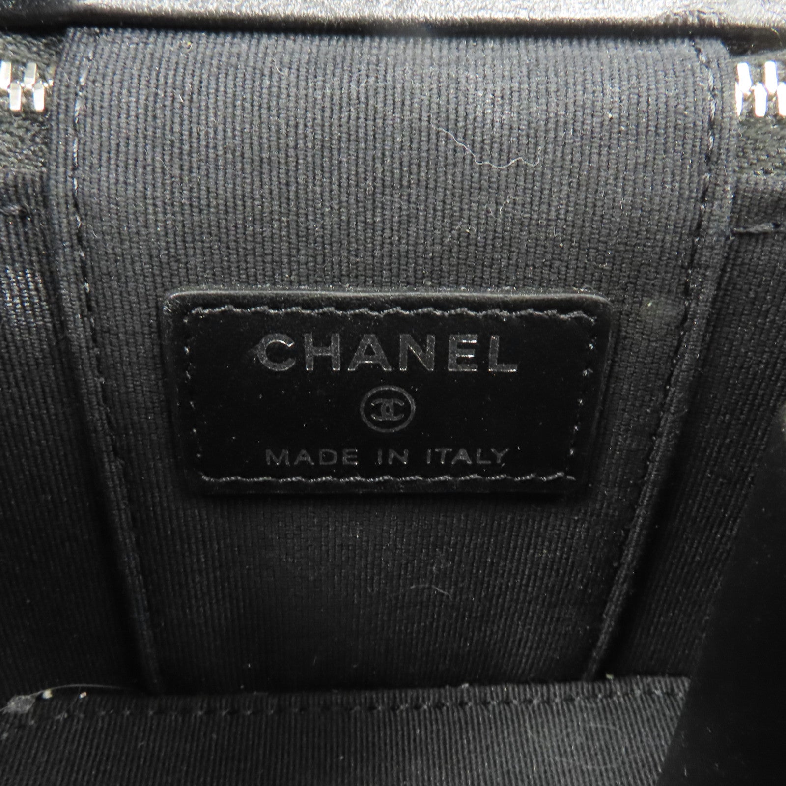 CHANEL 菱格Caviar皮革Vanity Case銀扣鏈帶肩背袋黑色