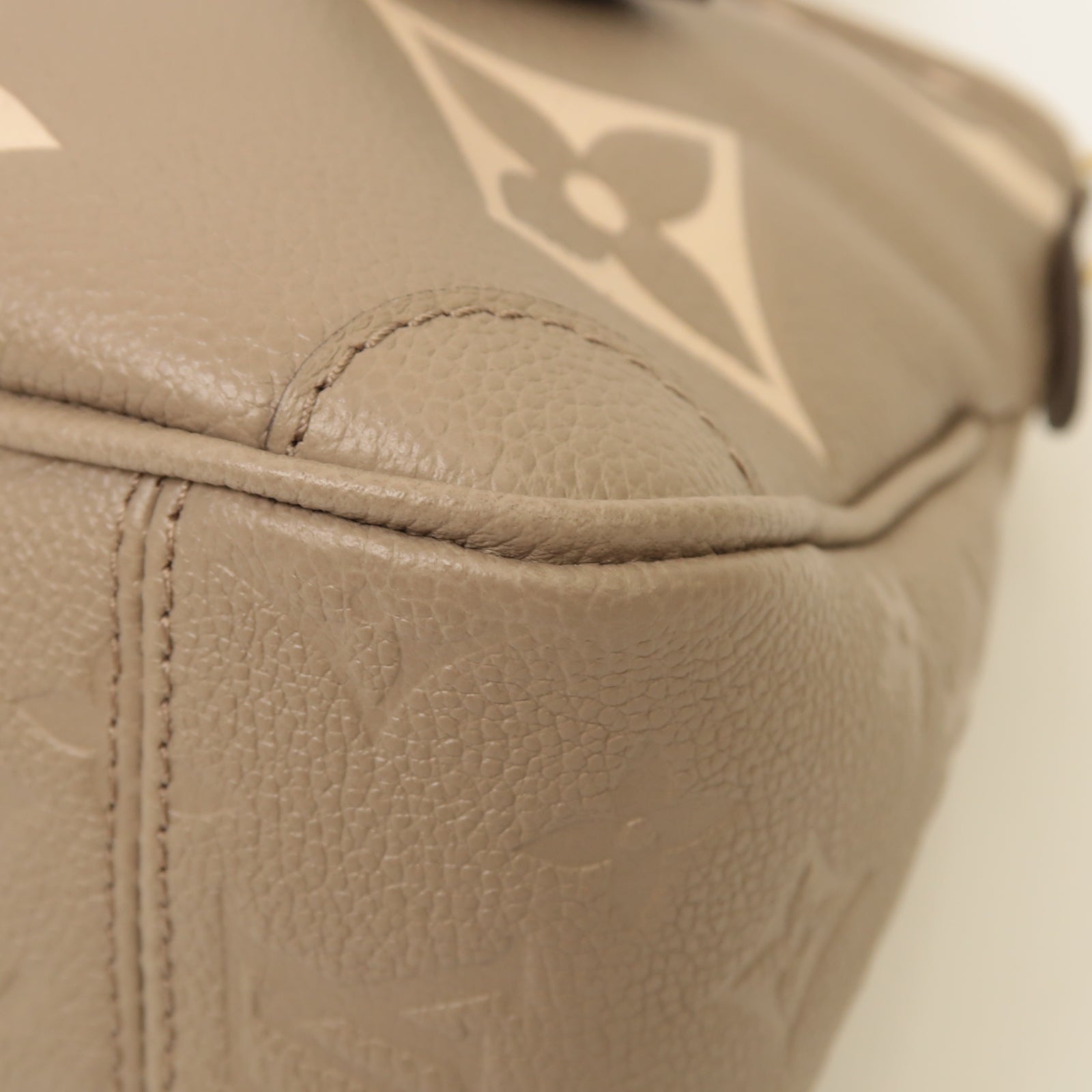 LOUIS VUITTON 【激減優惠】Monogram Empreinte Trianon PM金扣手挽肩背兩用袋米色