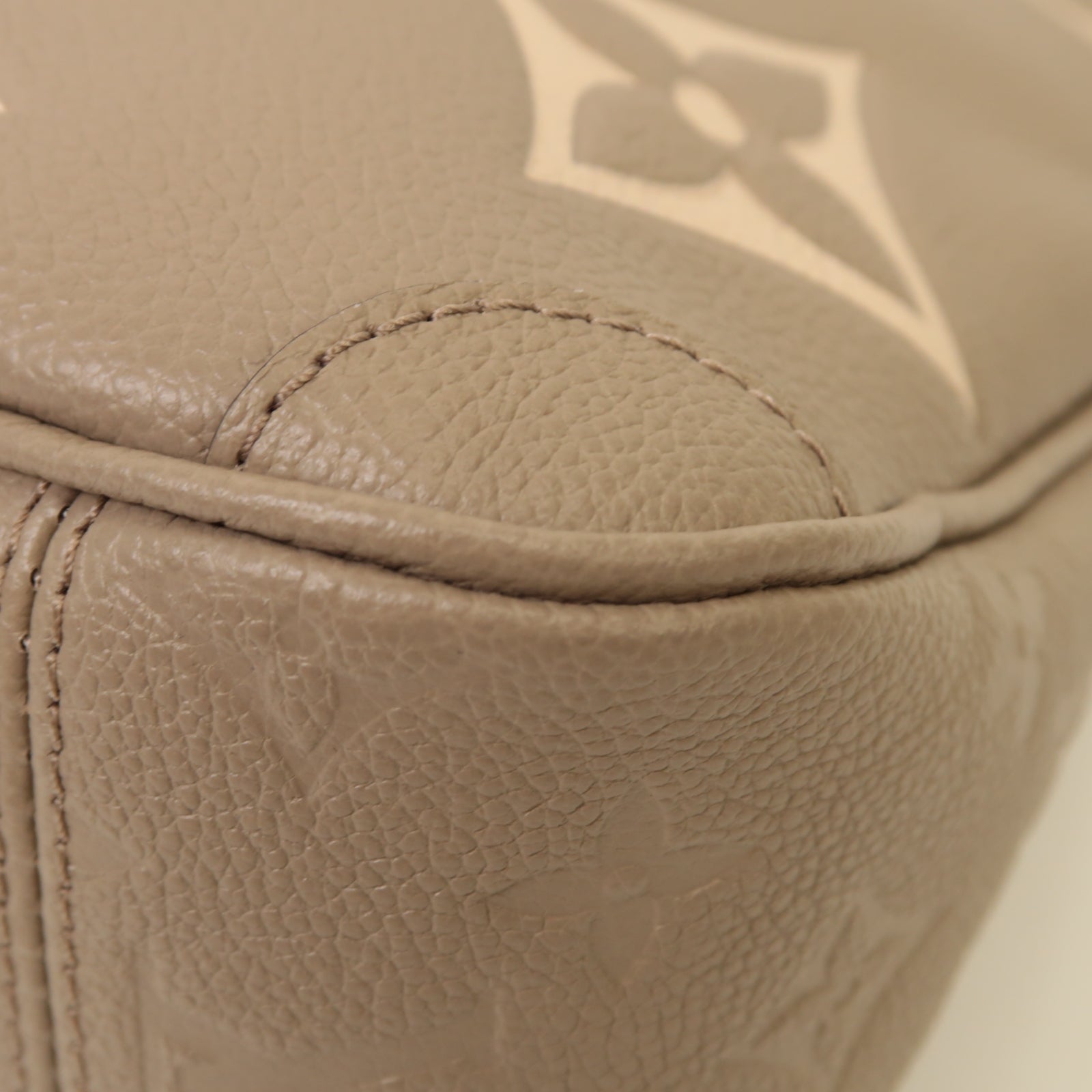 LOUIS VUITTON 【激減優惠】Monogram Empreinte Trianon PM金扣手挽肩背兩用袋米色