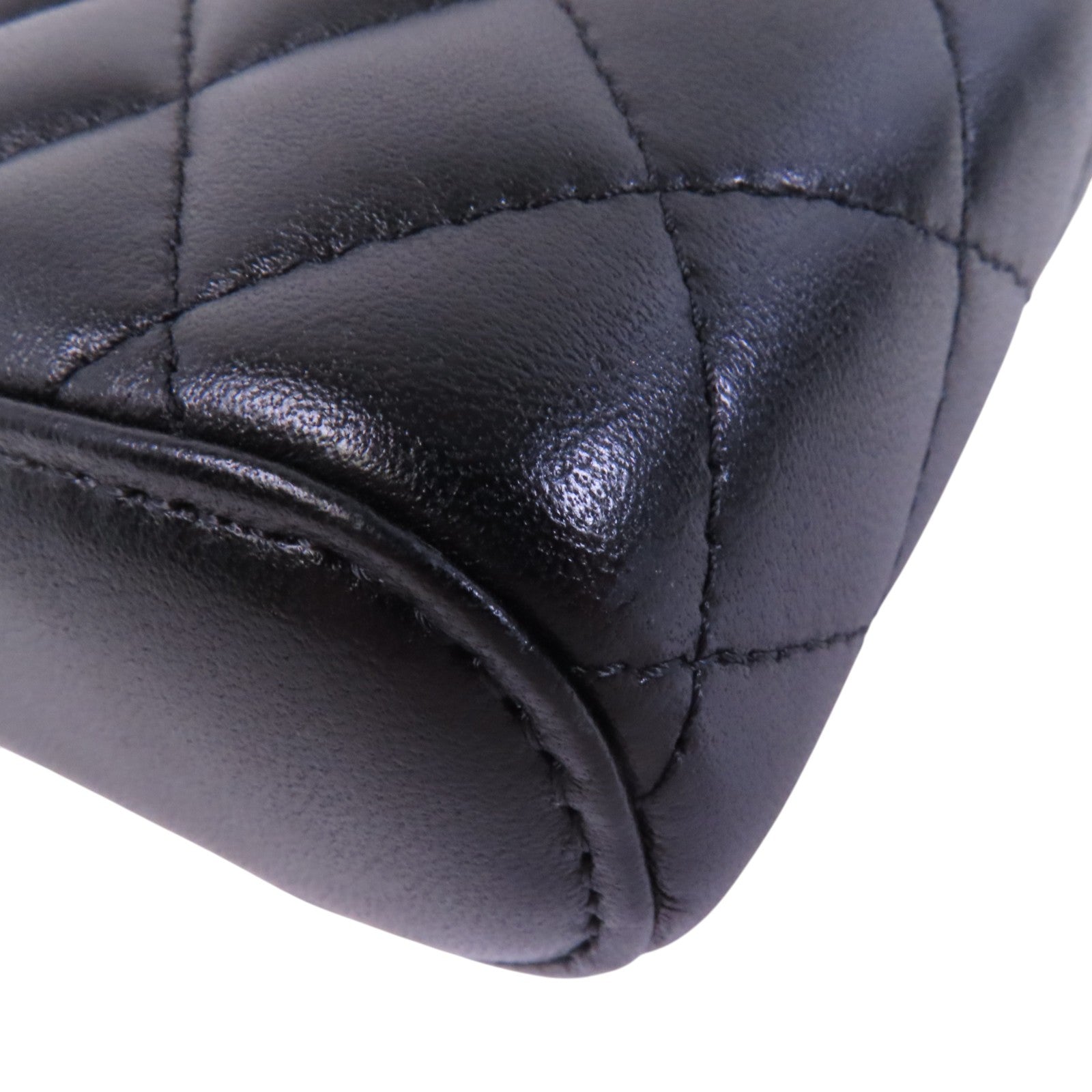 CHANEL 羊皮皮革Vanity Phone Case with Chain金扣鏈帶肩背袋