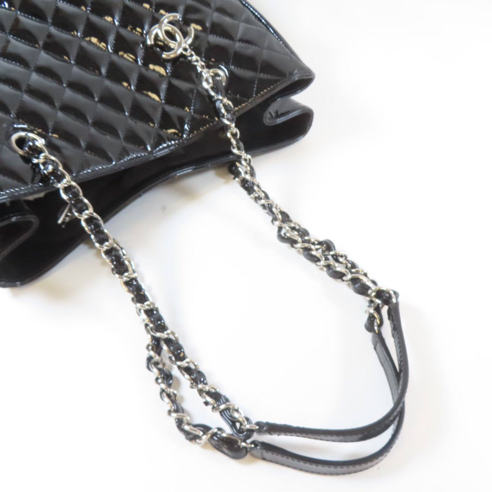CHANEL 菱格漆皮皮革Chain Shoulder Bag銀扣肩背袋黑色