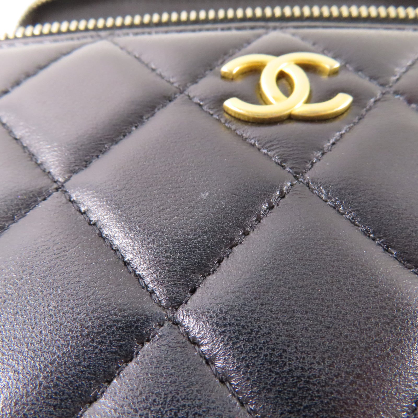 CHANEL 羊皮皮革Vanity Case金扣鏈帶手挽肩背兩用袋