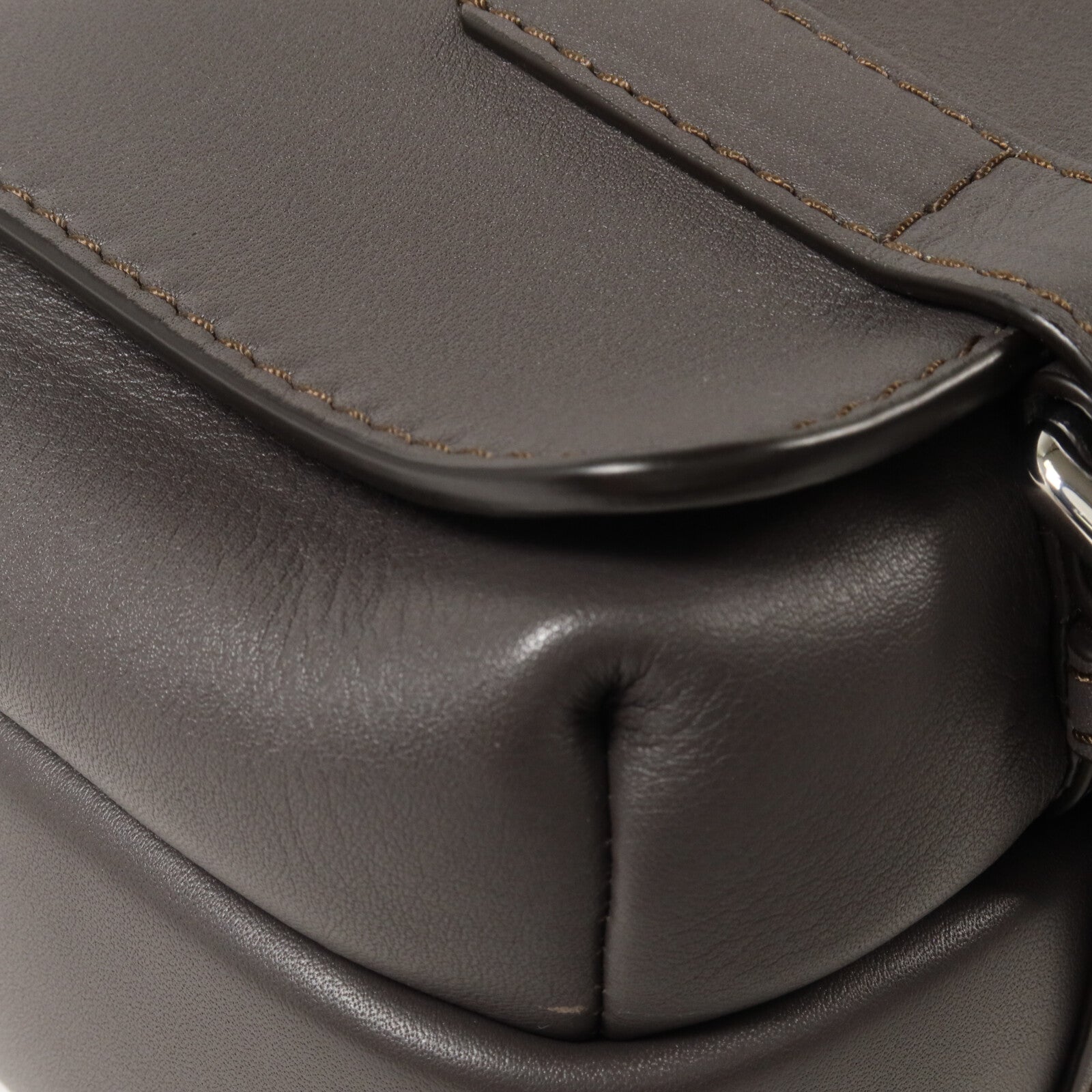 LOEWE 牛皮皮革Military XS肩背袋