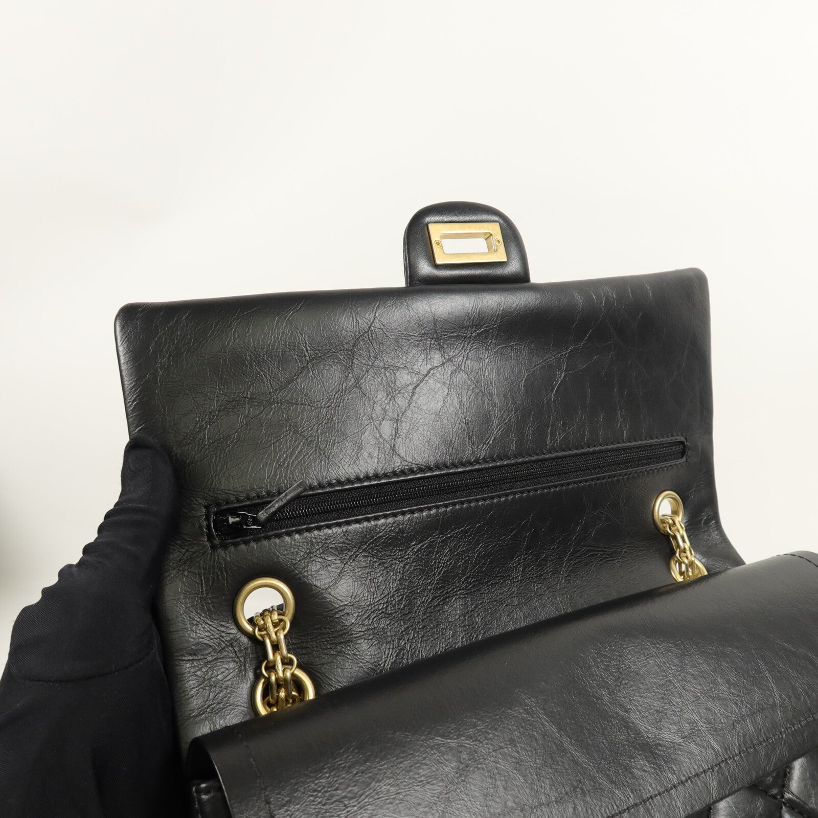 CHANEL 牛皮皮革2.55 Medium鏈帶肩背袋