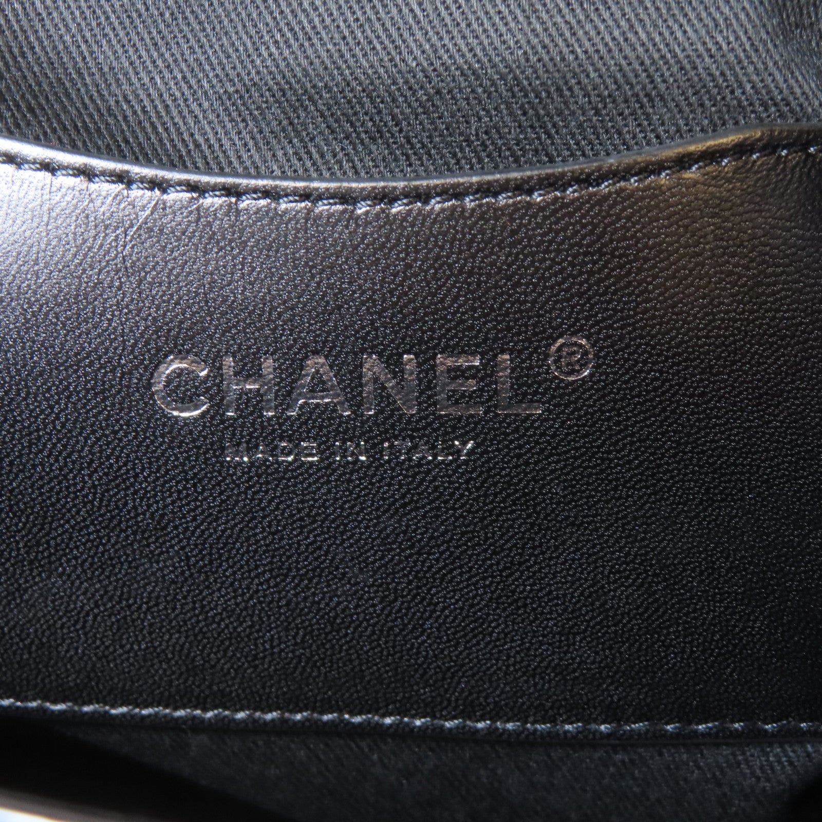 CHANEL 菱格漆皮皮革Chain Shoulder Bag銀扣肩背袋黑色