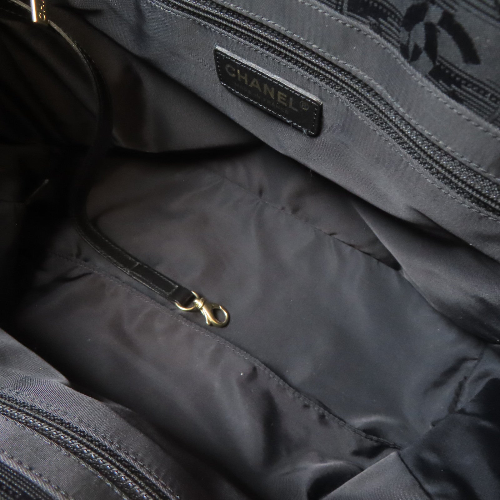 CHANEL 尼龍New Travel Line Tote Bag金扣手挽袋黑色