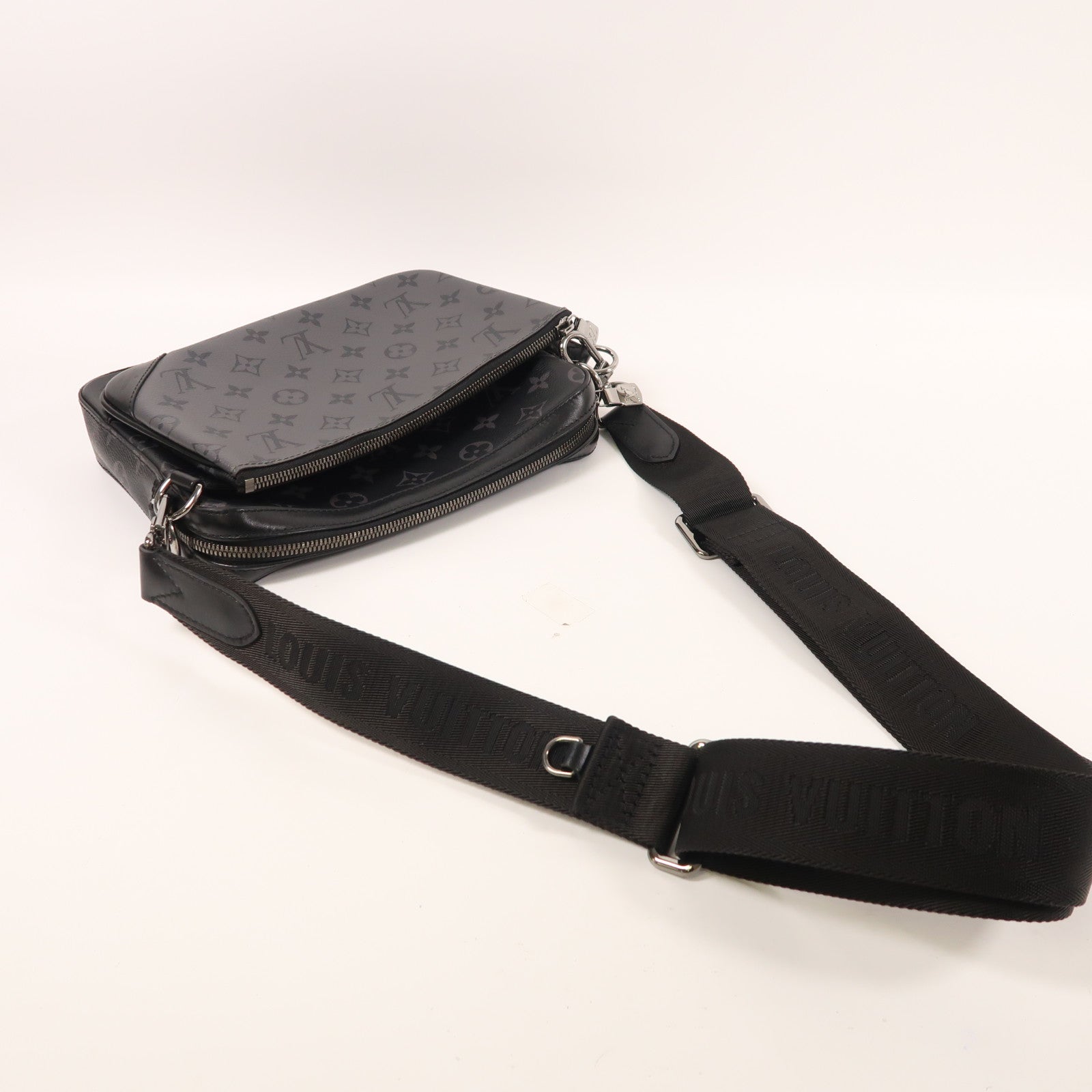 LOUIS VUITTON Monogram Eclipse Reverse Trio Messenger肩背袋