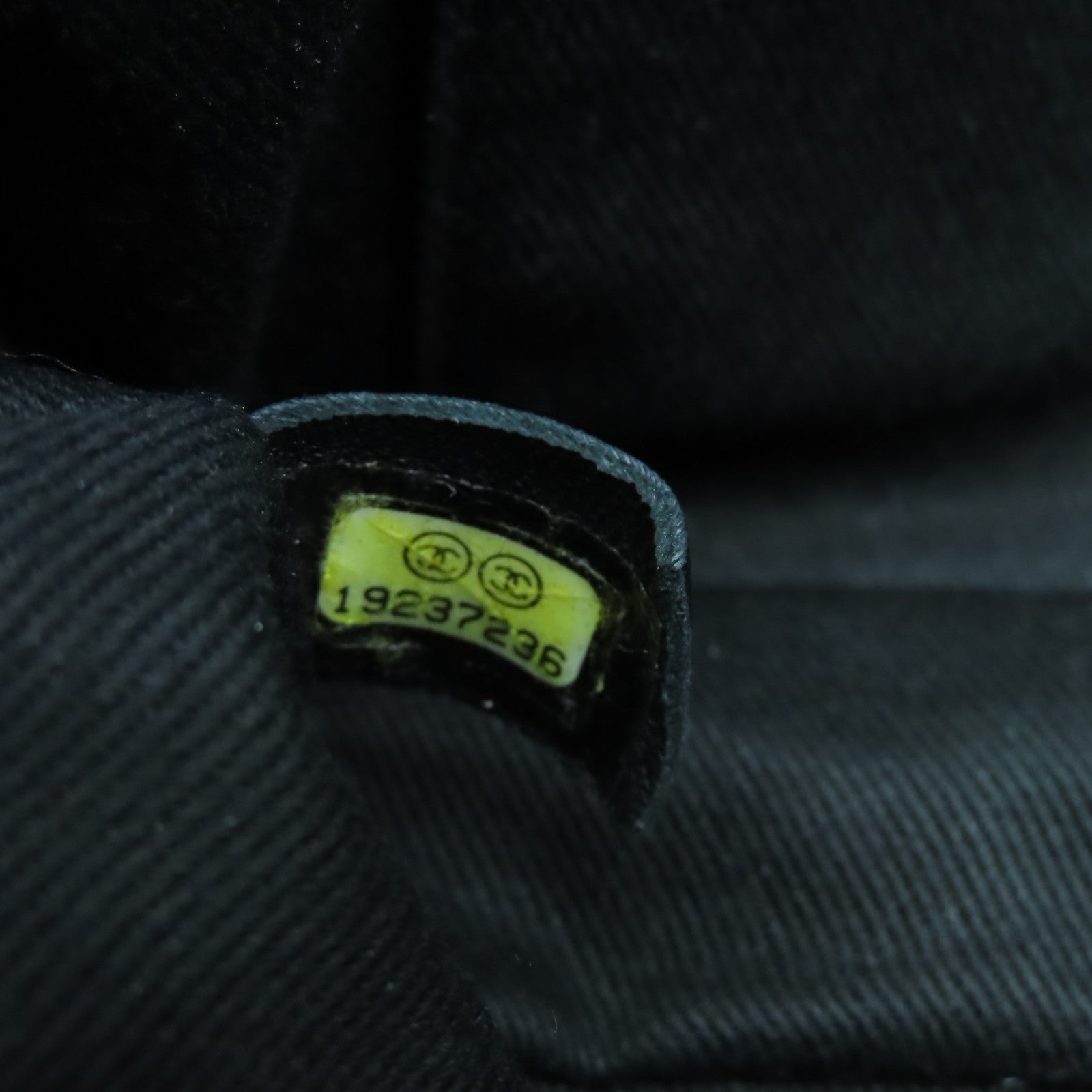 CHANEL 【清倉大減價】牛皮皮革Chain Shoulder銀扣鏈帶肩背袋黑色