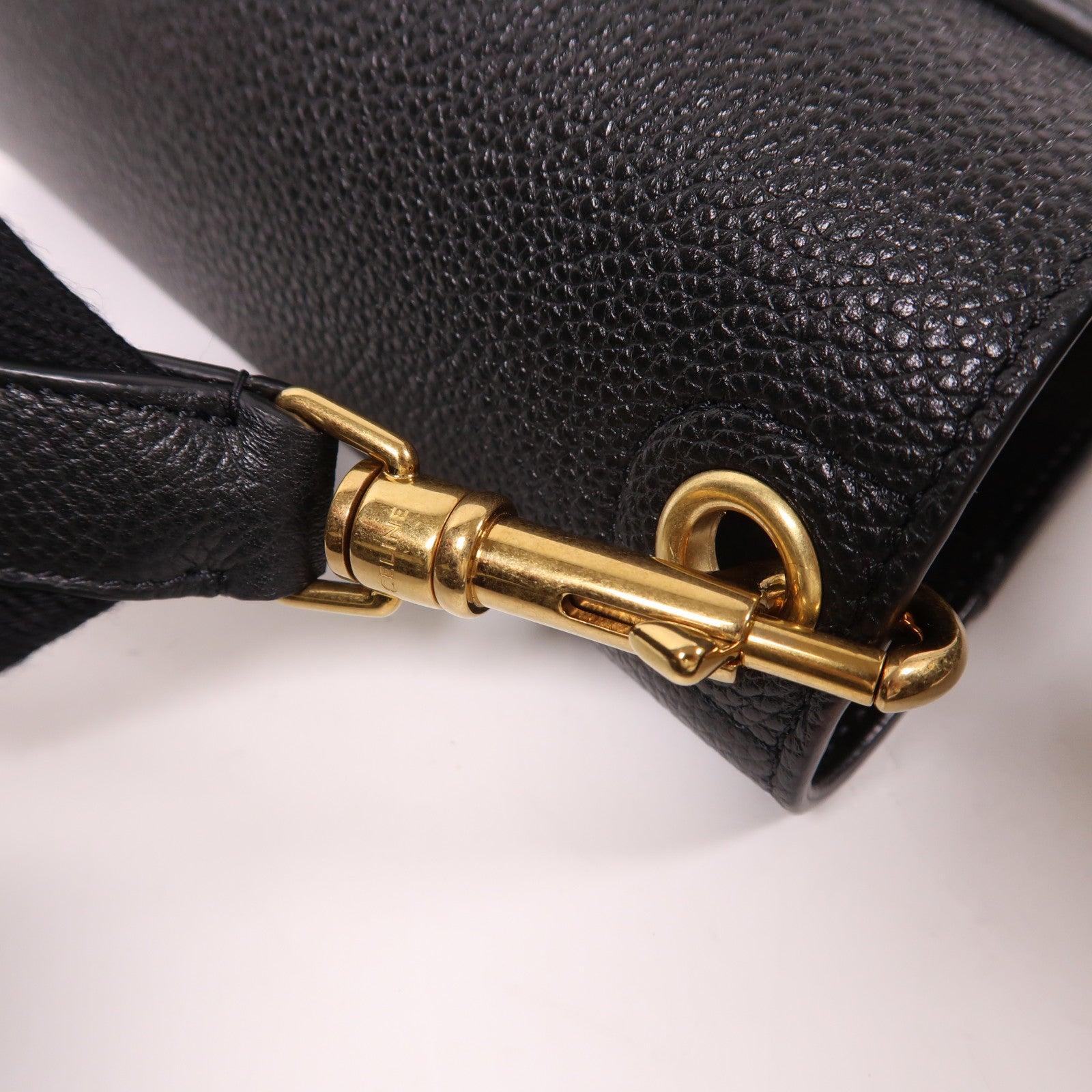 CELINE 牛皮皮革Sangle Bucket金扣肩背袋