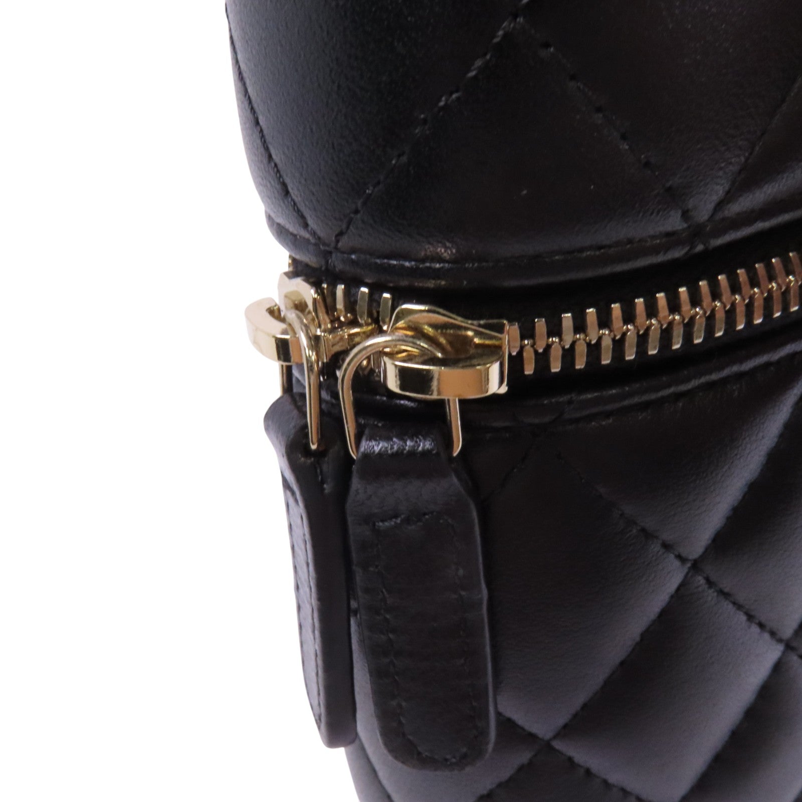 CHANEL 【激減優惠】羊皮皮革Vanity Phone Case with Chain金扣鏈帶肩背袋