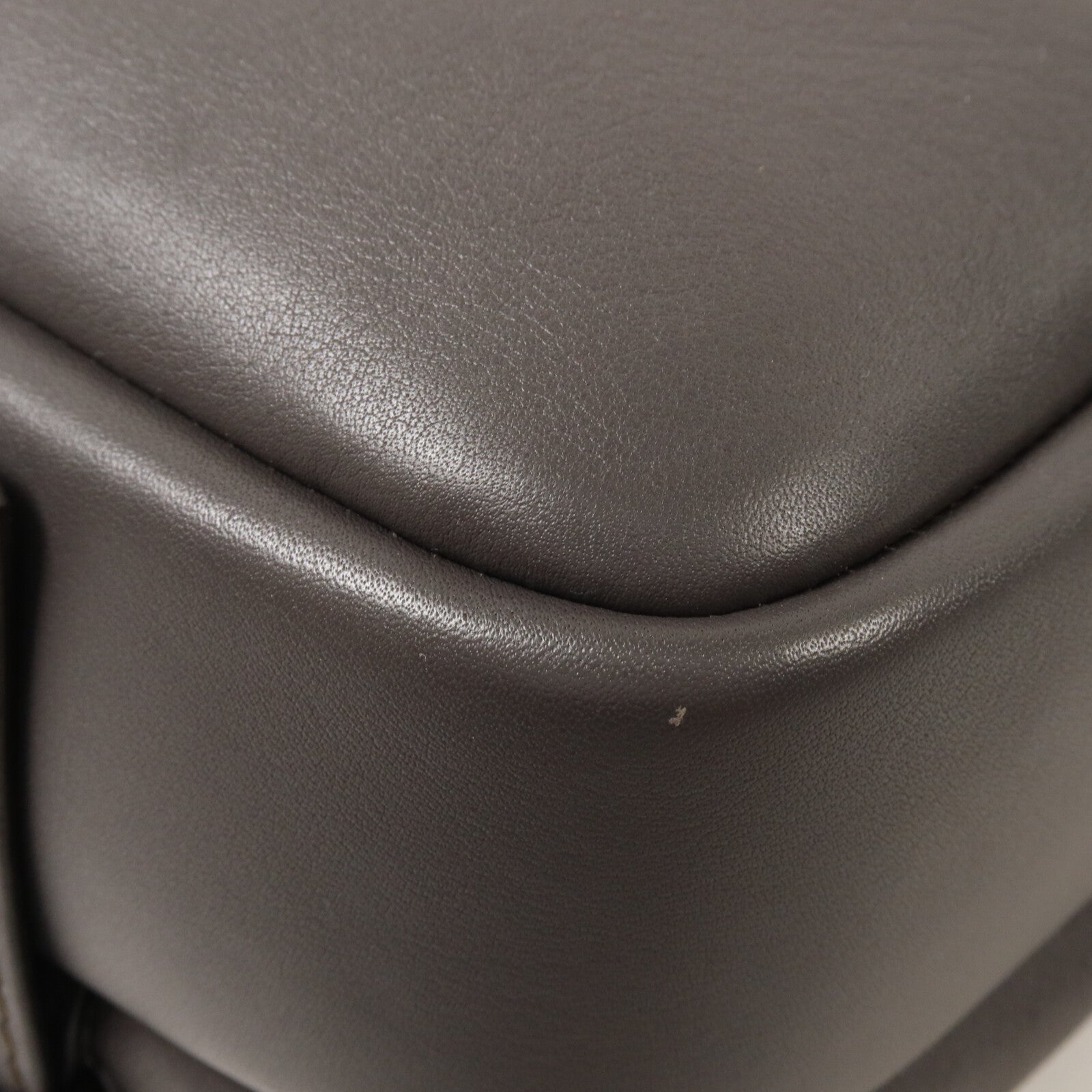 LOEWE 牛皮皮革Military XS肩背袋