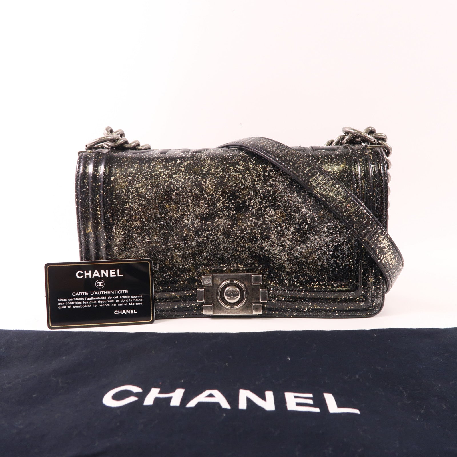 CHANEL 漆皮皮革Boy 25鏈帶肩背袋