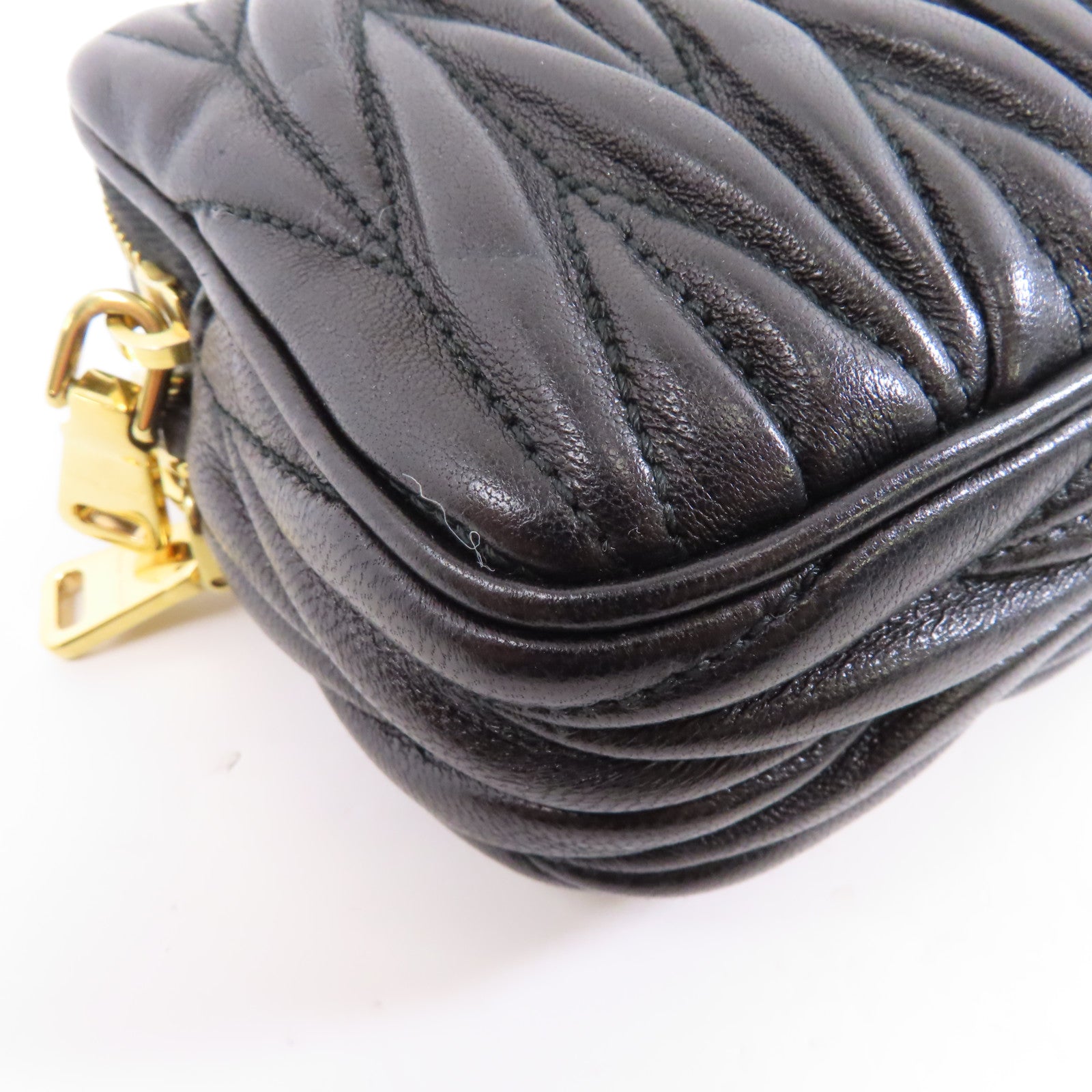 Miu Miu 皮革Shoulder Bag金扣肩背袋黑色