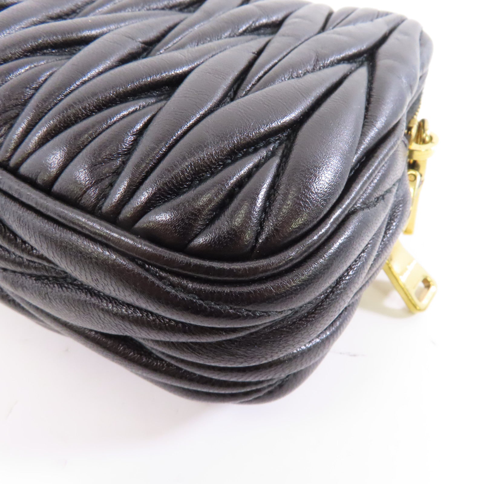Miu Miu 皮革Shoulder Bag金扣肩背袋黑色