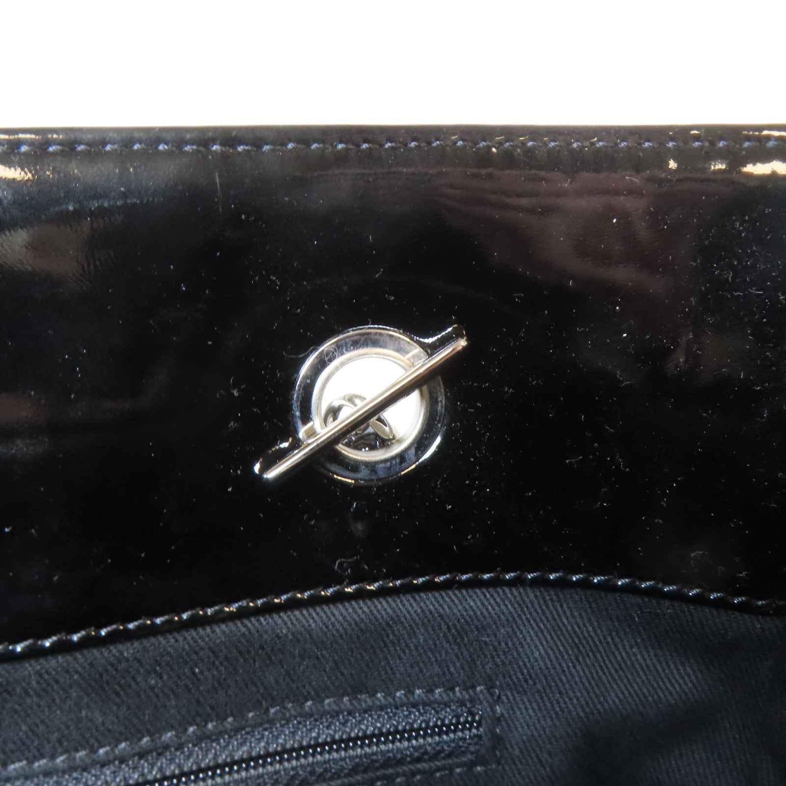 CHANEL 菱格漆皮皮革Chain Shoulder Bag銀扣肩背袋黑色