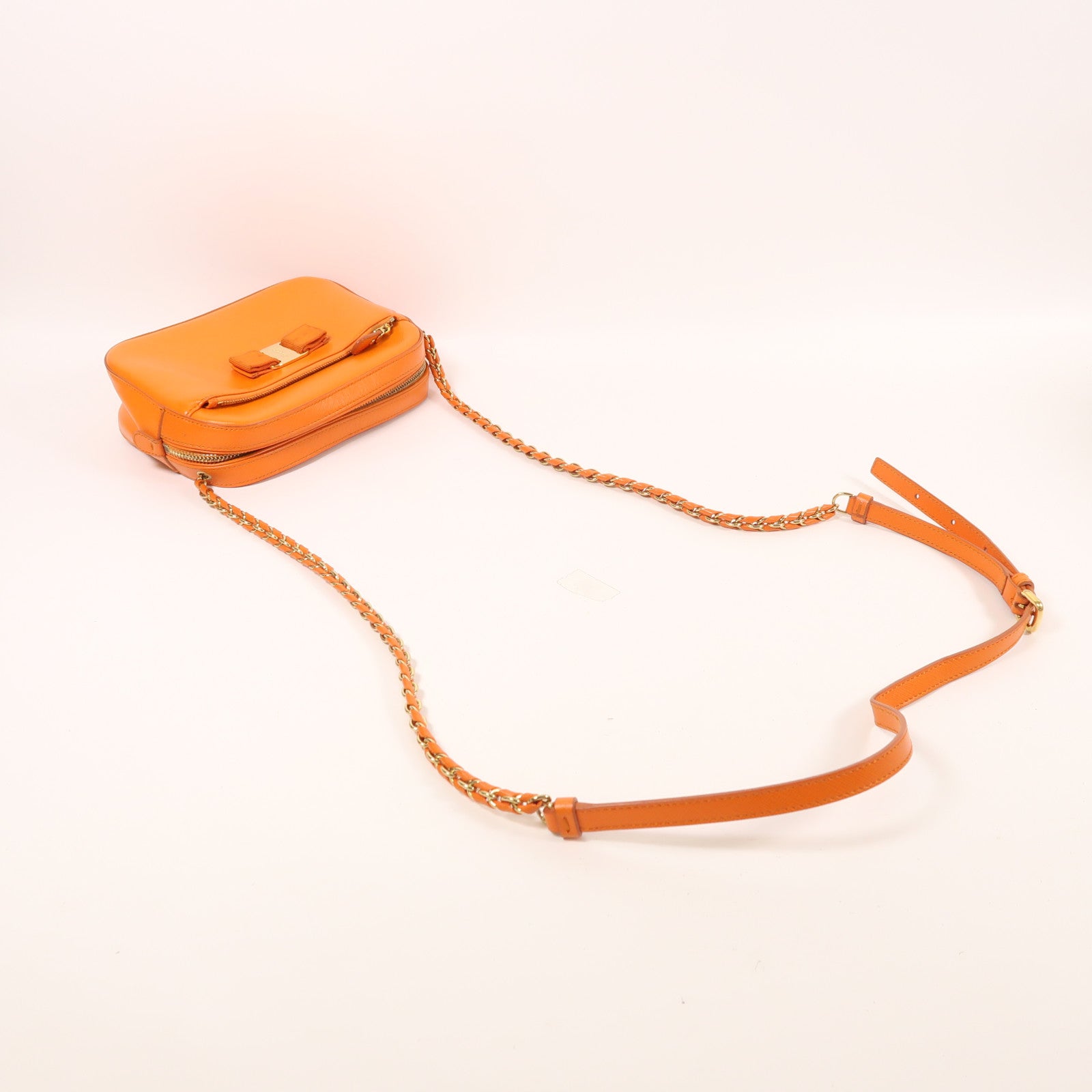 Salvatore Ferragamo 牛皮皮革Chain Shoulder金扣鏈帶肩背袋