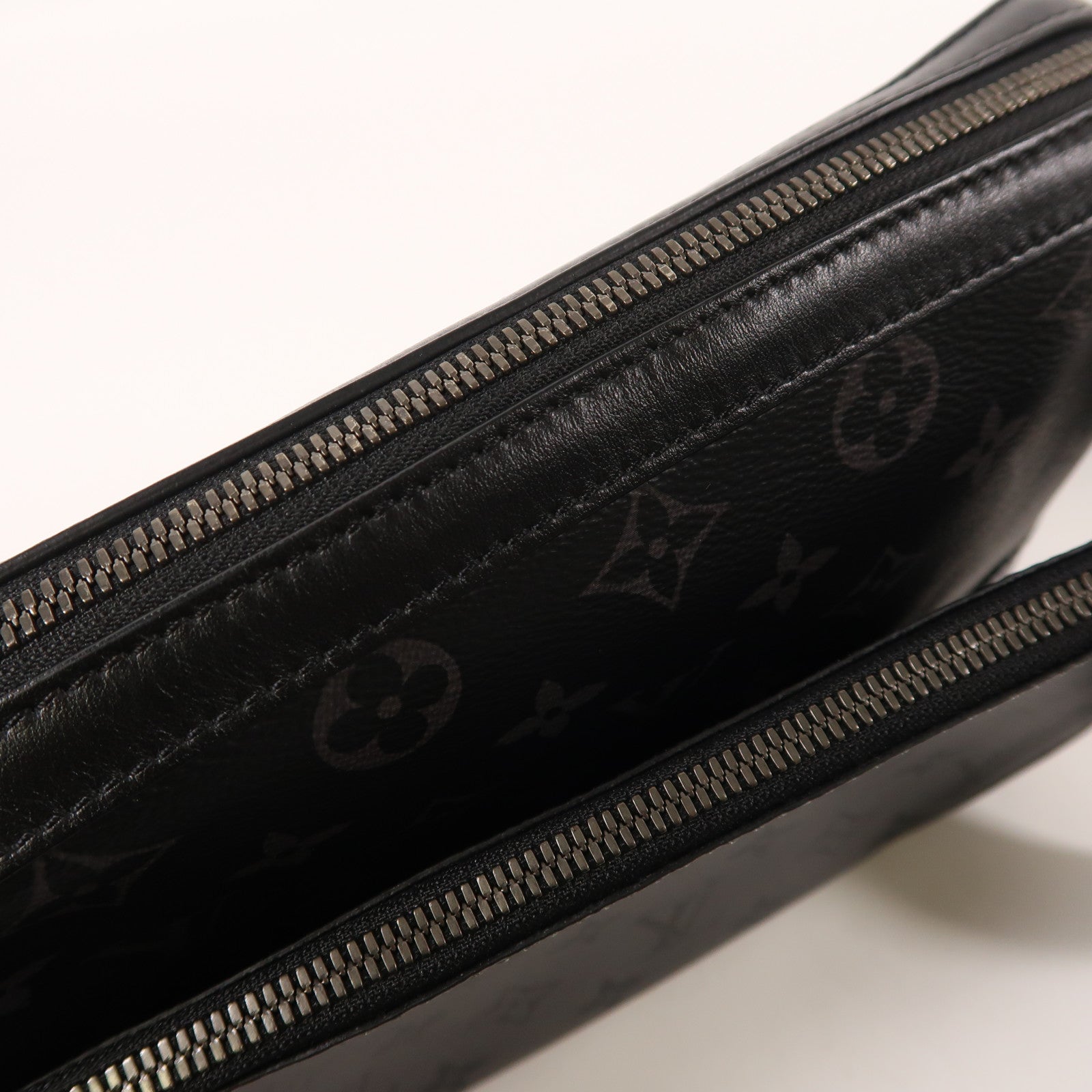 LOUIS VUITTON Monogram Eclipse Reverse Trio Messenger肩背袋