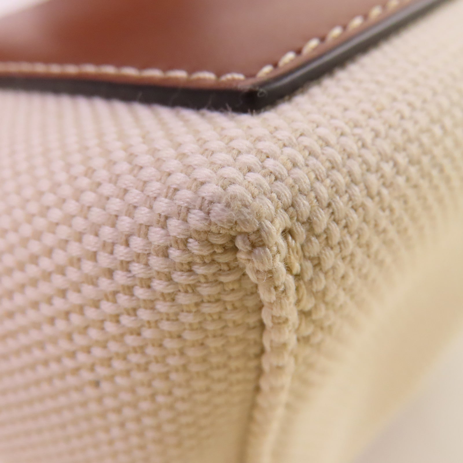 BURBERRY 帆布Shoulder Bag金扣肩背袋杏色/啡色
