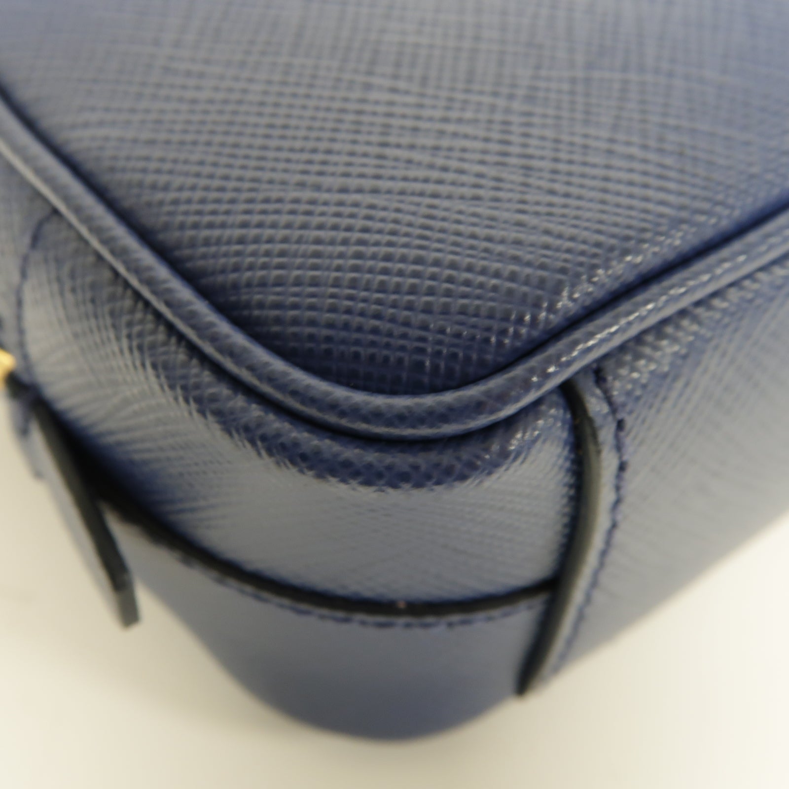 PRADA Saffiano皮革Mini Bag金扣肩背袋藍色