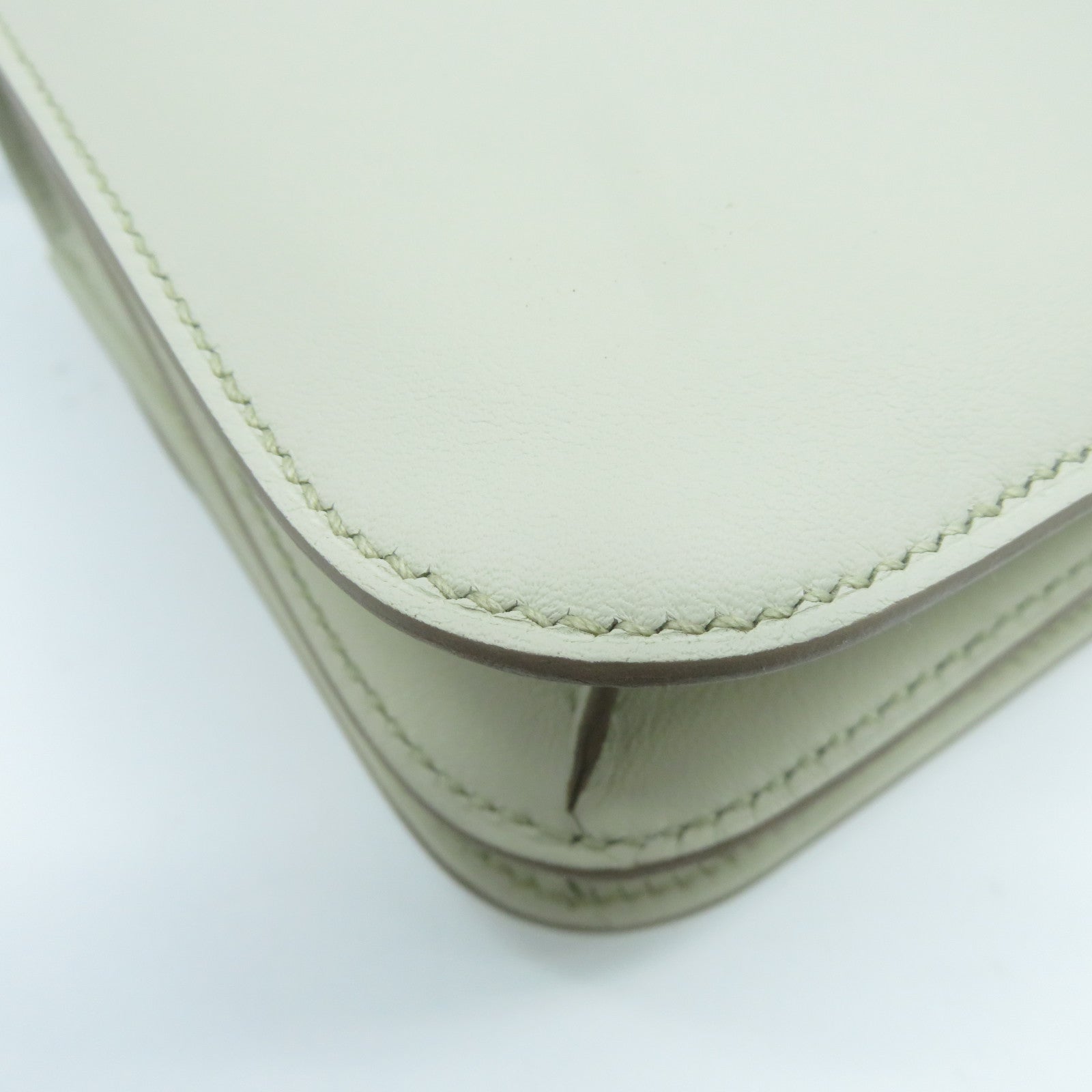 HERMES 【激減優惠】Swift皮革Constance Mini金扣肩背袋Beton冰川白色