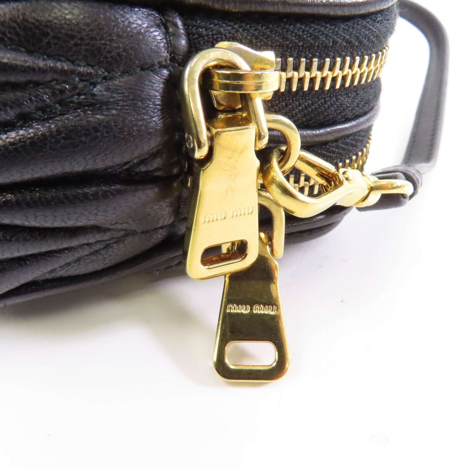 Miu Miu 皮革Shoulder Bag金扣肩背袋黑色