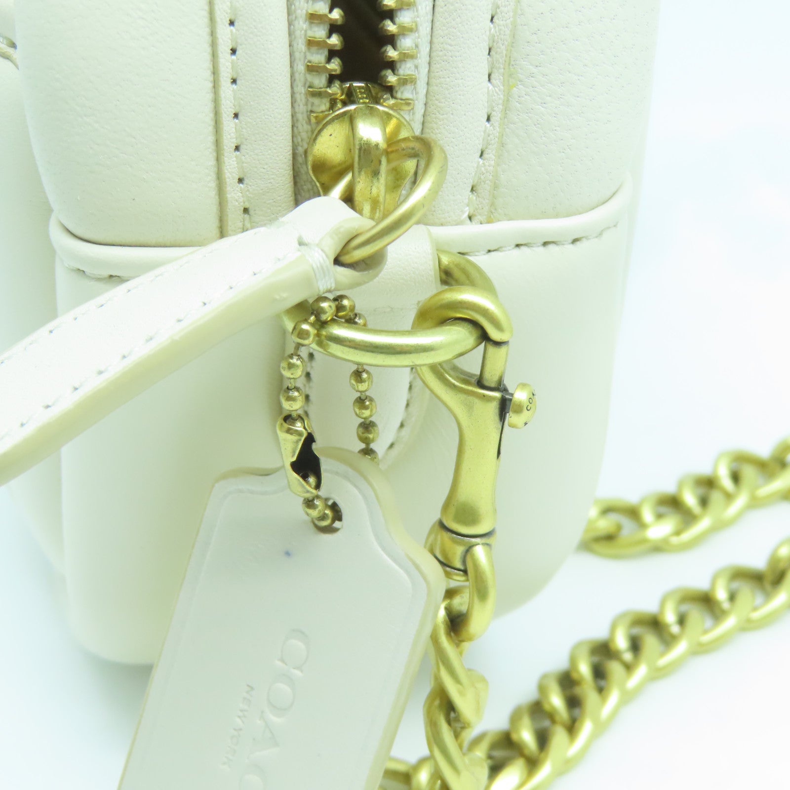 COACH 牛皮皮革Chain Shoulder Bag金扣鏈帶肩背袋白色