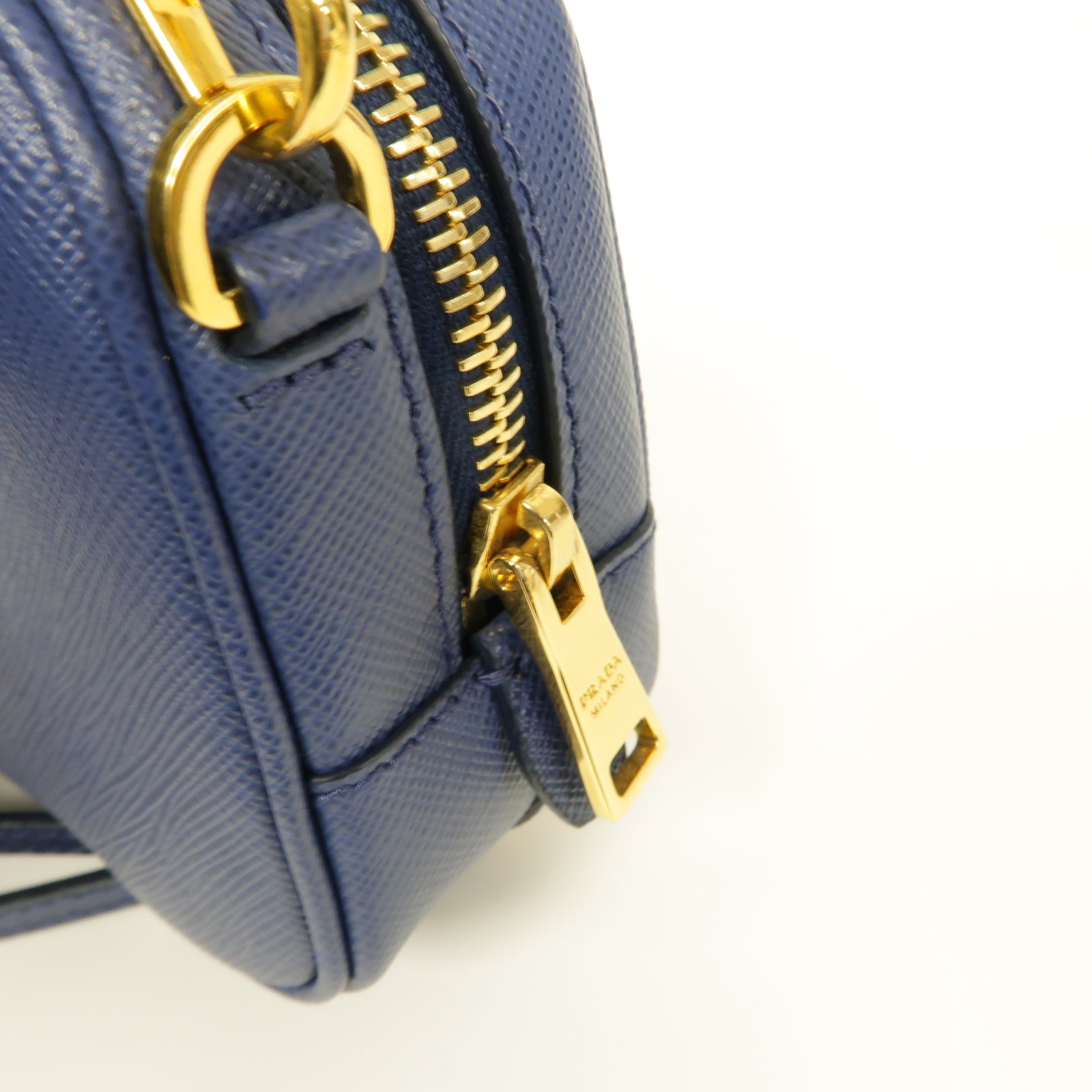 PRADA Saffiano皮革Mini Bag金扣肩背袋藍色