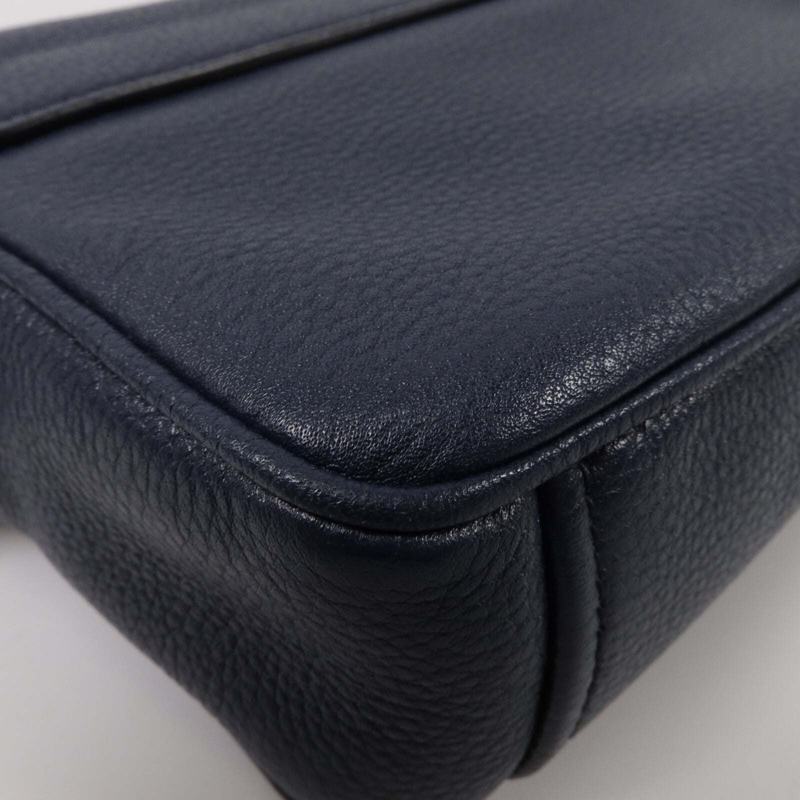 PRADA 牛皮皮革Crossbody Flap Bag肩背袋