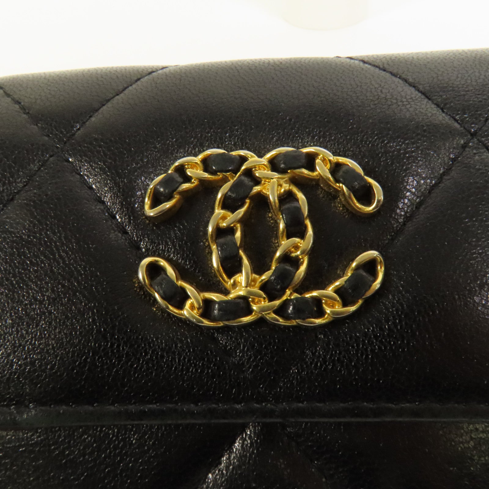 CHANEL 羊皮皮革C19 Wallet金扣錢包