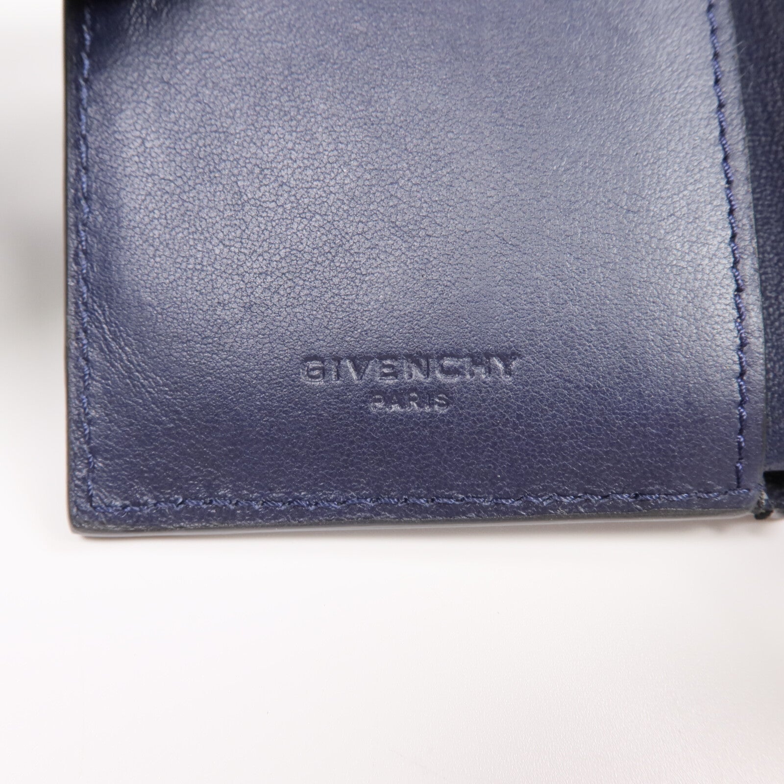 GIVENCHY 牛皮皮革Pandora Trifold Wallet銀扣錢包
