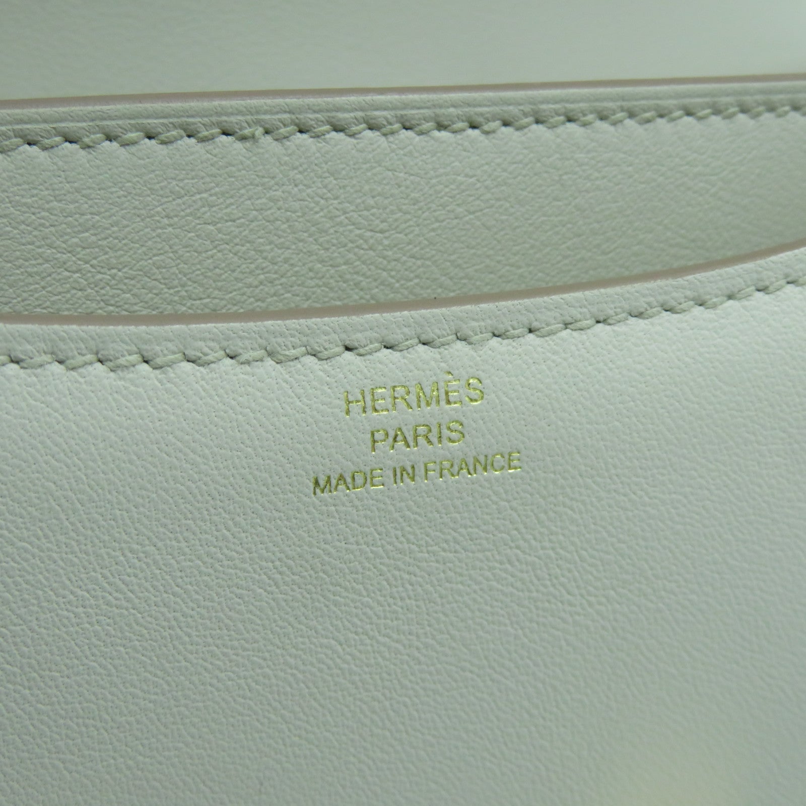 HERMES 【激減優惠】Swift皮革Constance Mini金扣肩背袋Beton冰川白色