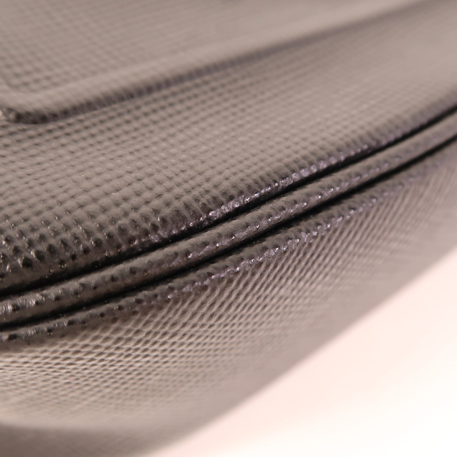 PRADA 牛皮皮革Hand Bag銀扣手拿包