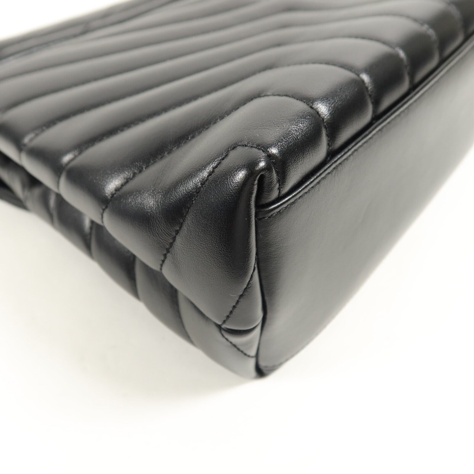 SAINT LAURENT 牛皮皮革Lou Lou Medium鏈帶肩背袋